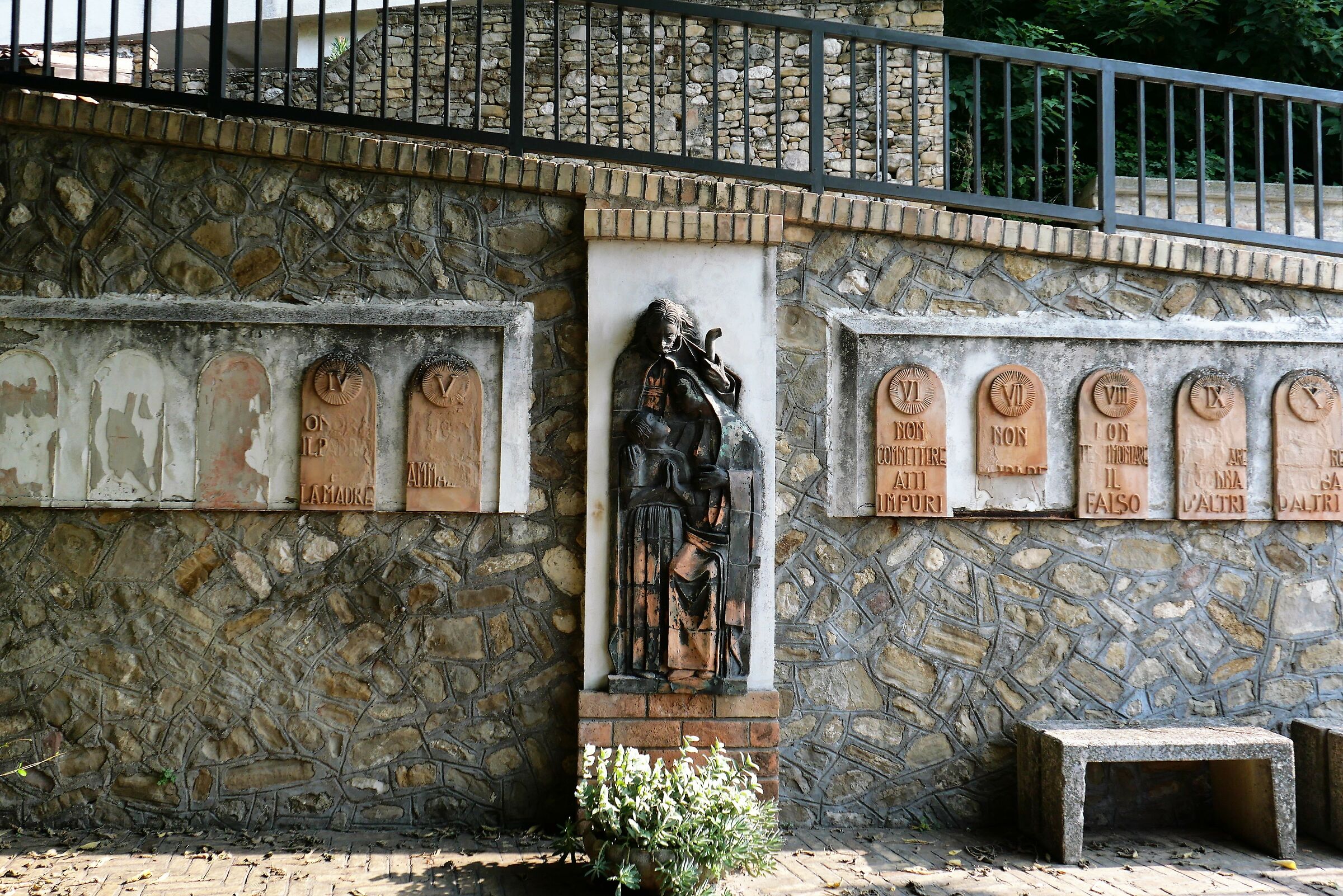 Ci sono ancora i Dieci Comandamenti?