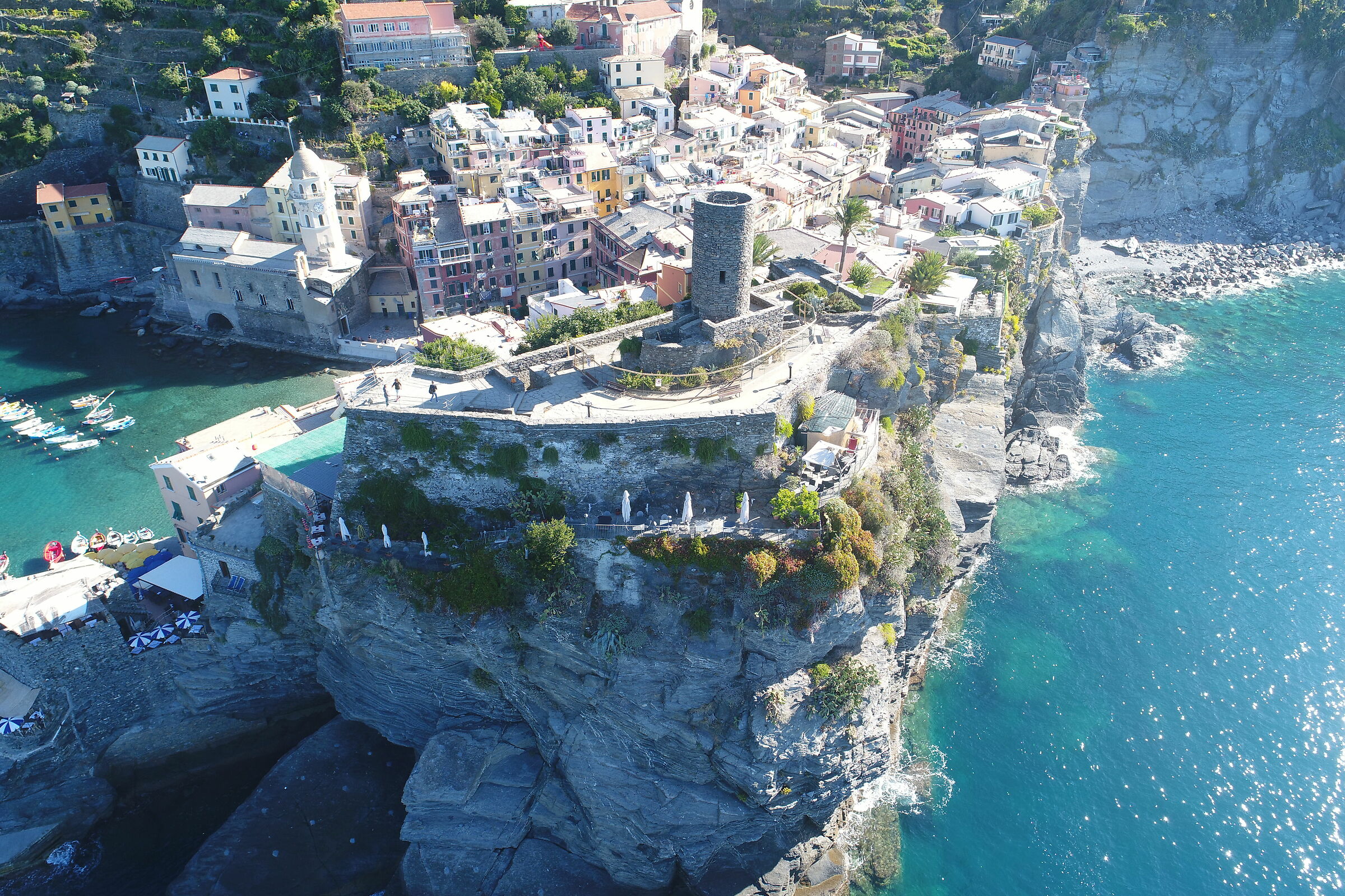 Vernazza 5 Terre Vista da Drone