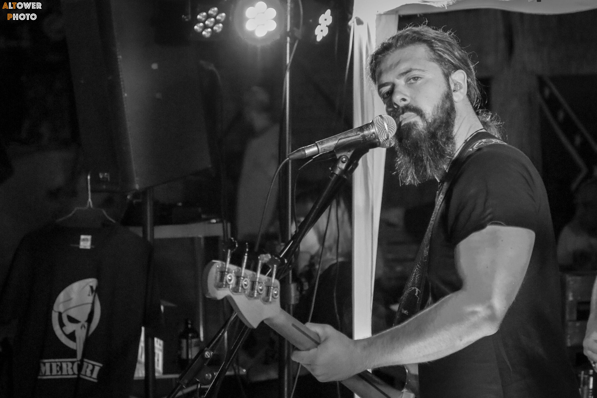 Mercenari's Guitar Bass & Voice