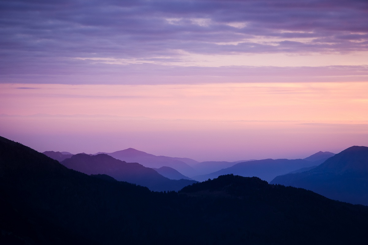 La Maniva dipinto di viola.