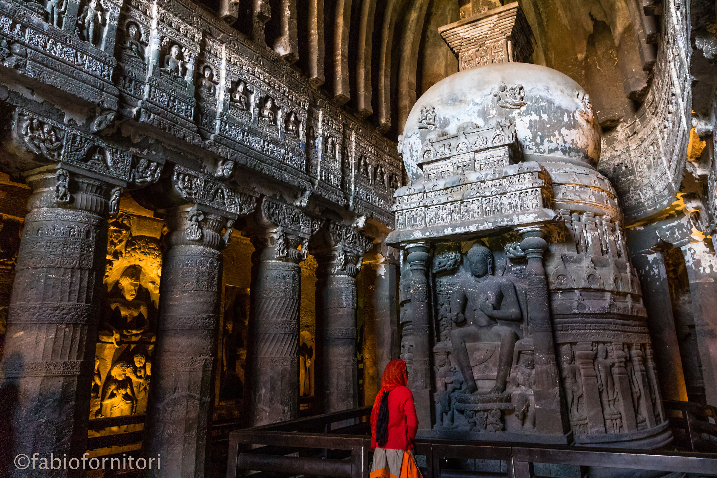 Ajanta Caves  , Al cospetto del Buddha , India 2018