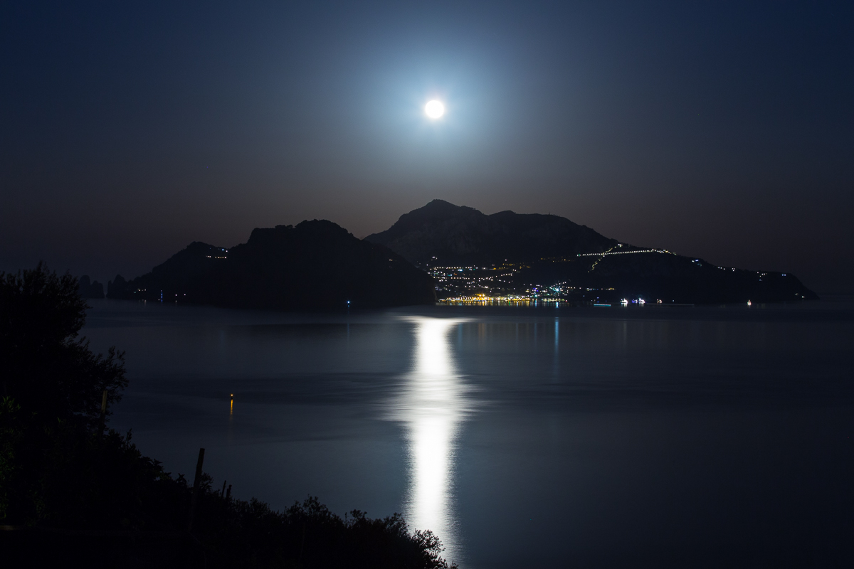 Moon Caprese