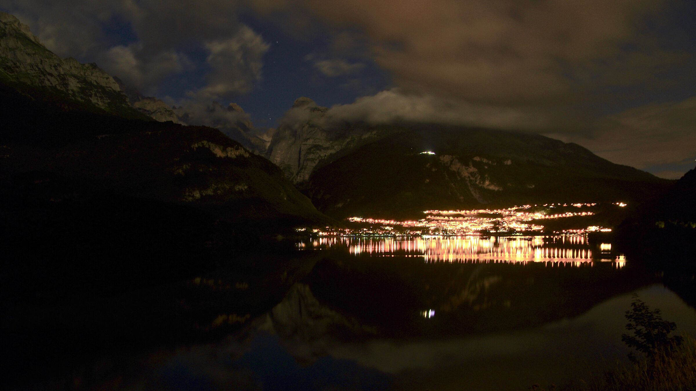 Molveno by night