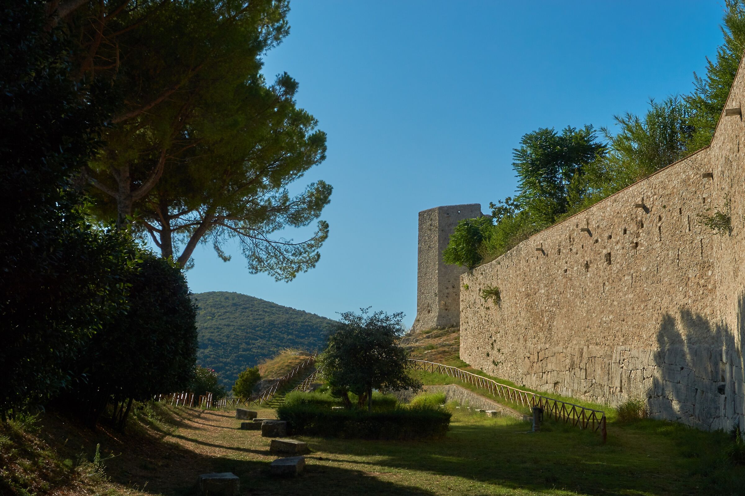 Amelia(TR). Fuori le mura