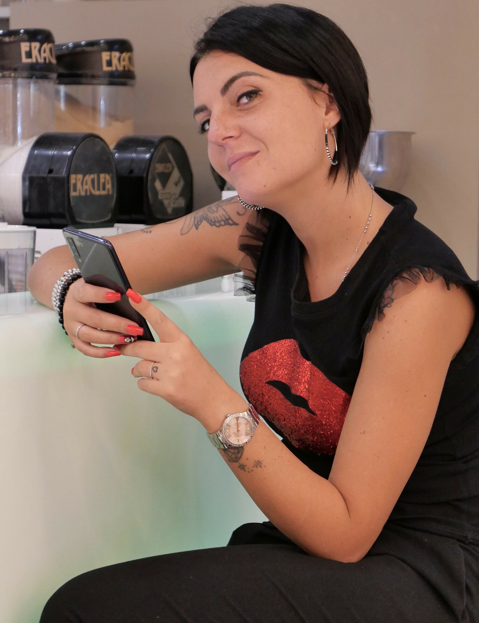 Ti guardo con un occhio e mezzo!