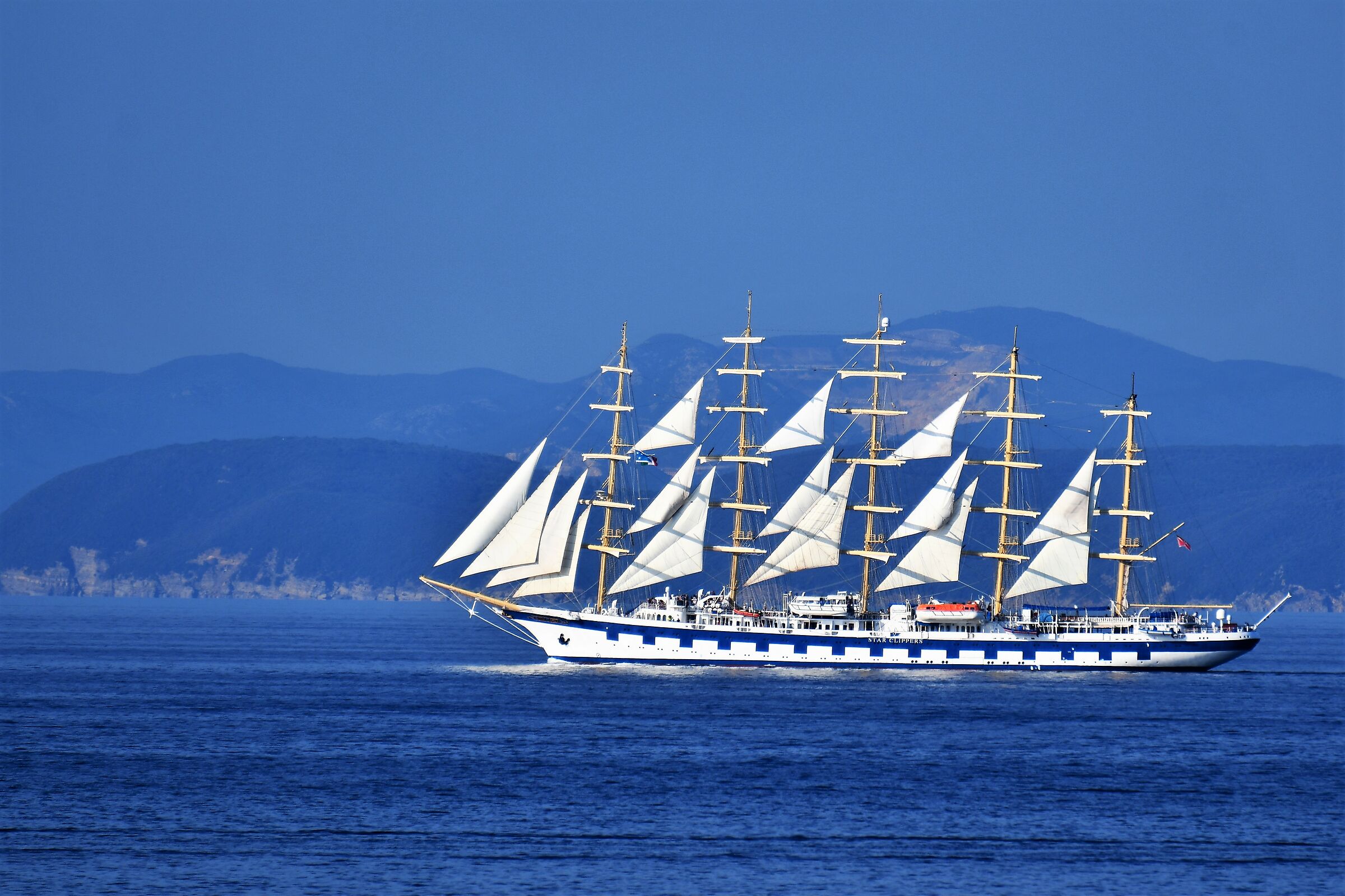 Sailing ship