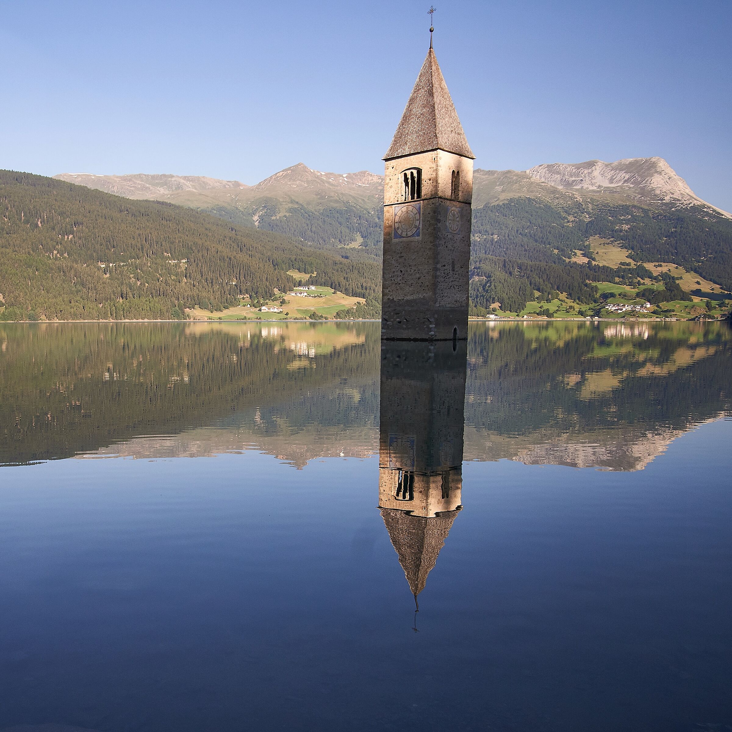 Reflections Lake Resia