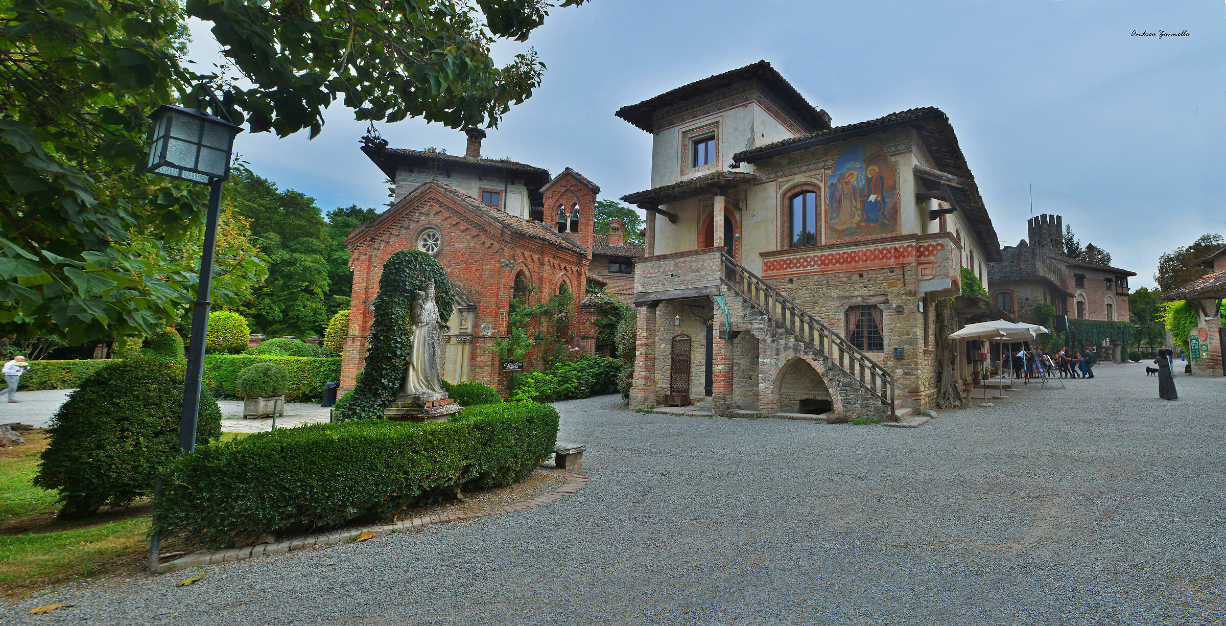 Piazza Di Grazzano Visconti