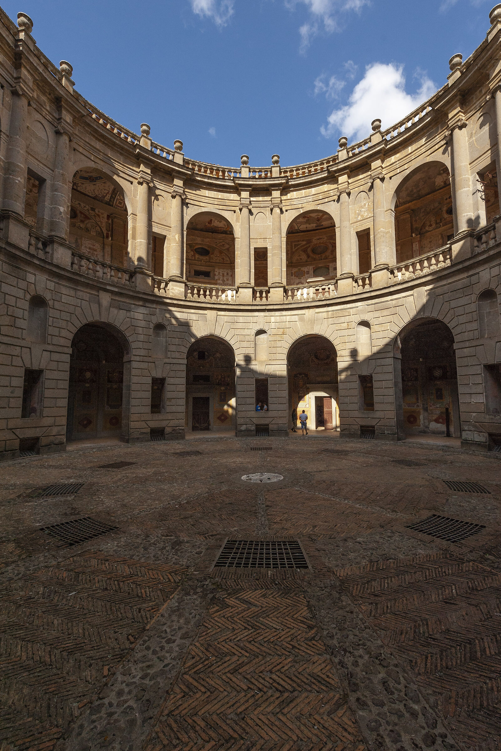 palazzo farnese chiostro #cortili