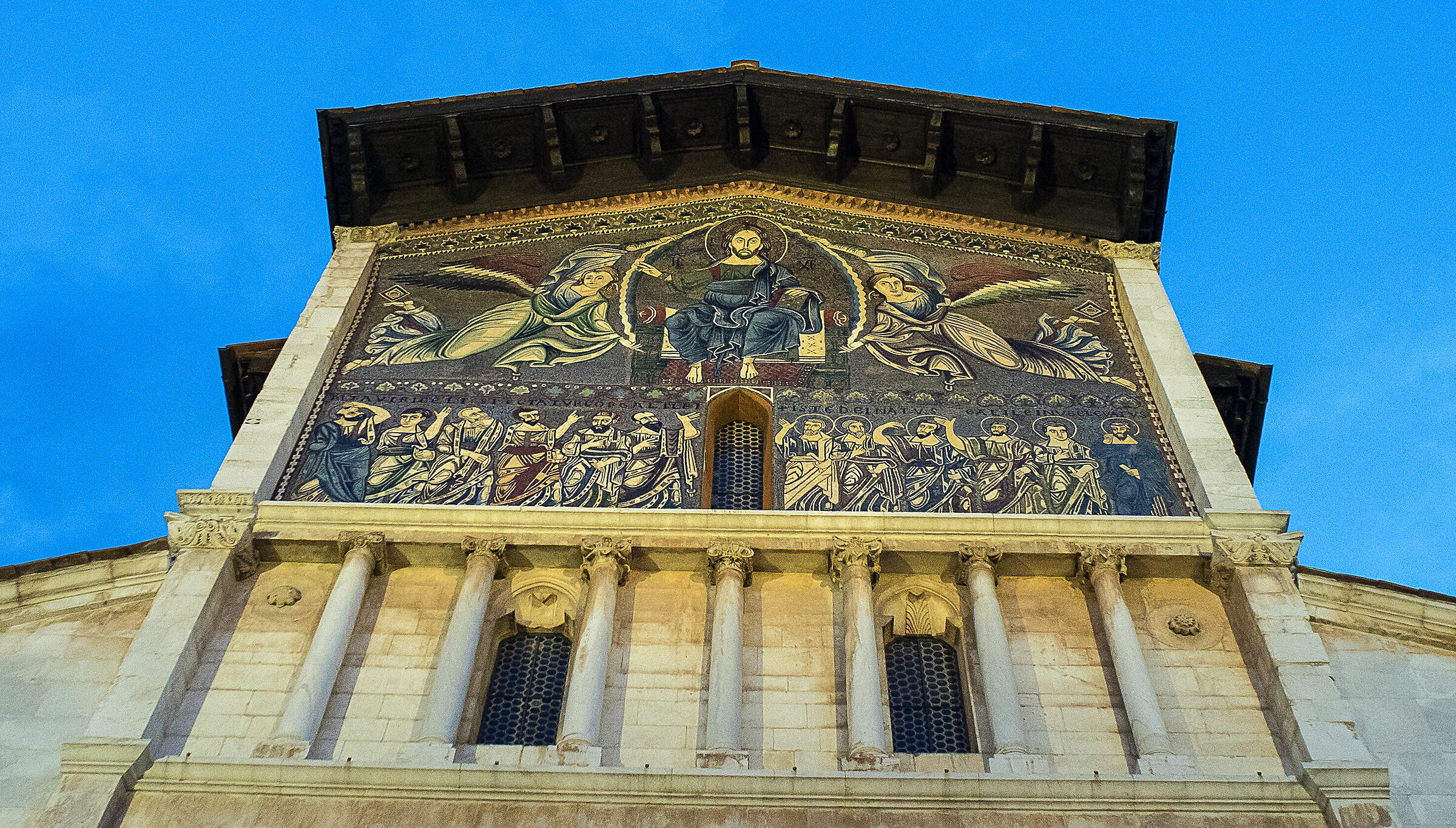 20mm flektogon zeiss sony alpha 7 clipping glimpse