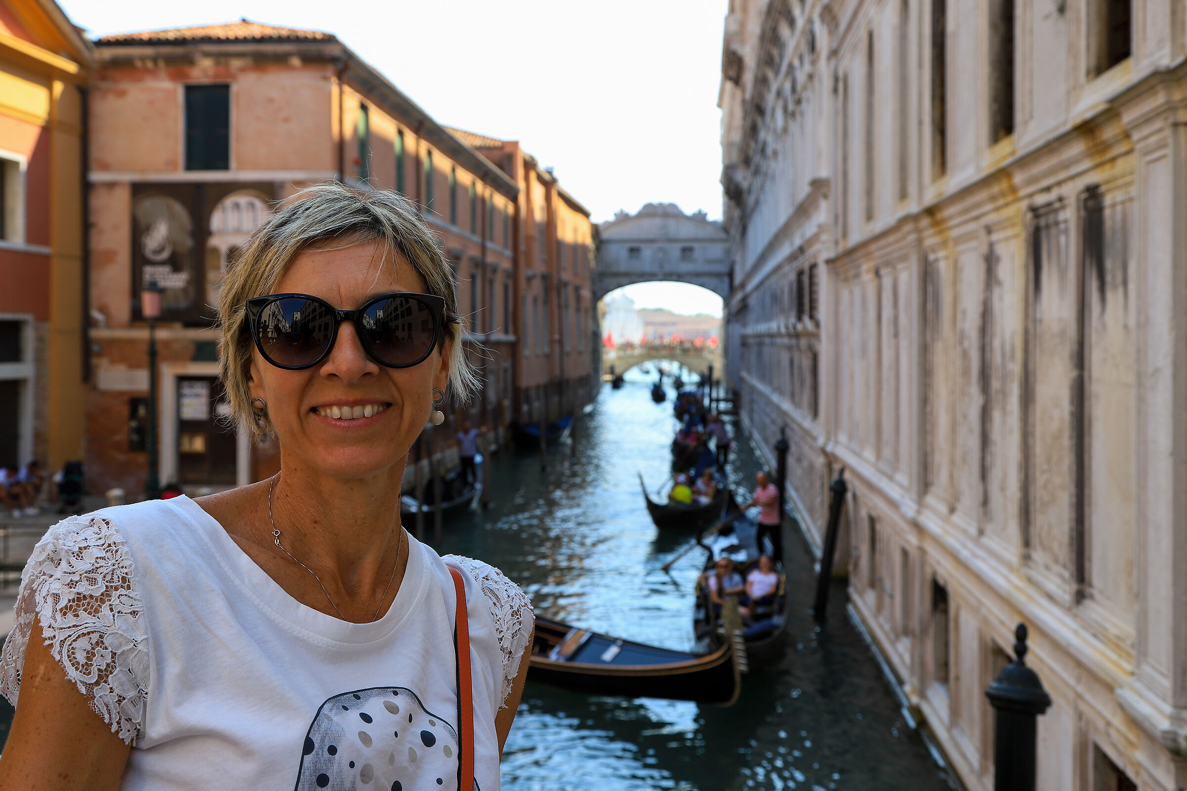 Un ritratto lungo un sospiro.