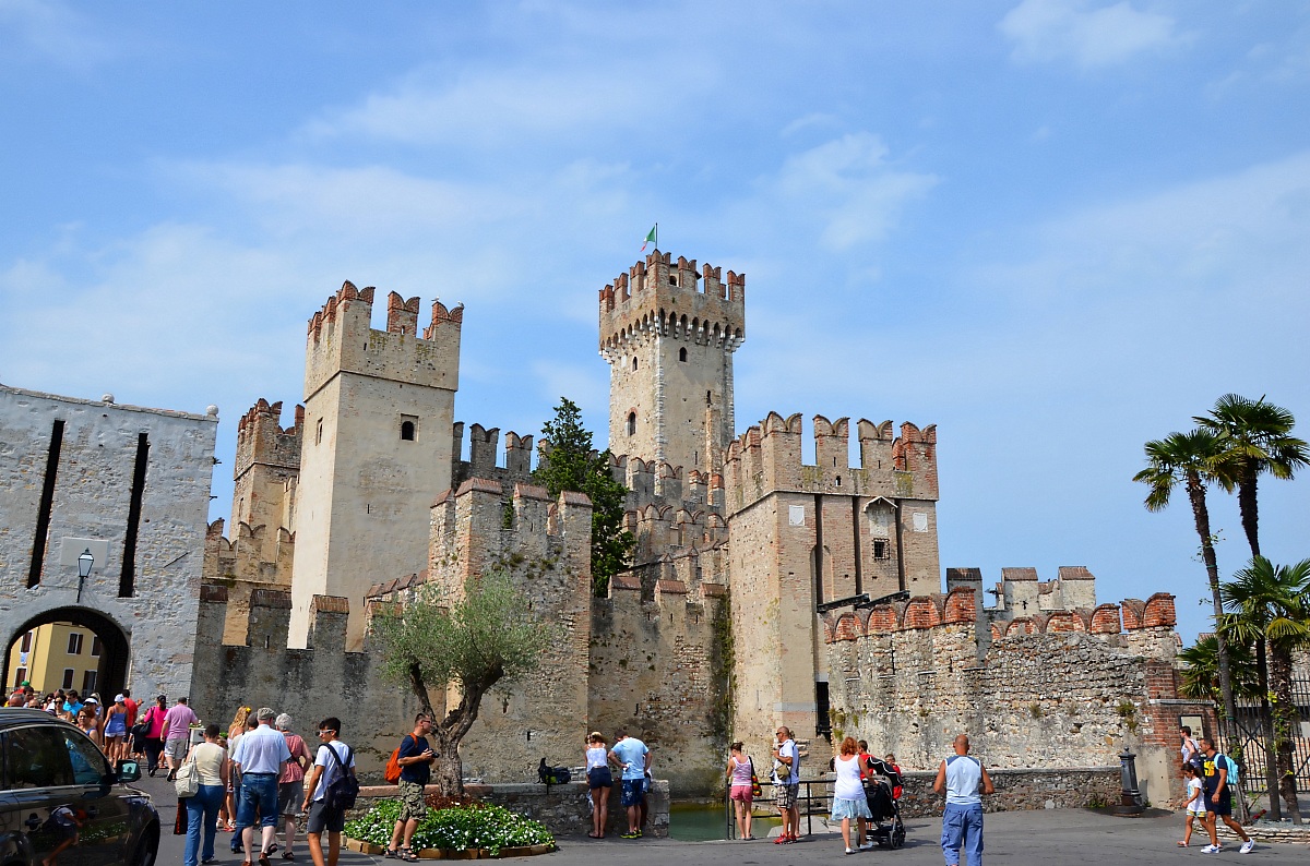 castello sirnione