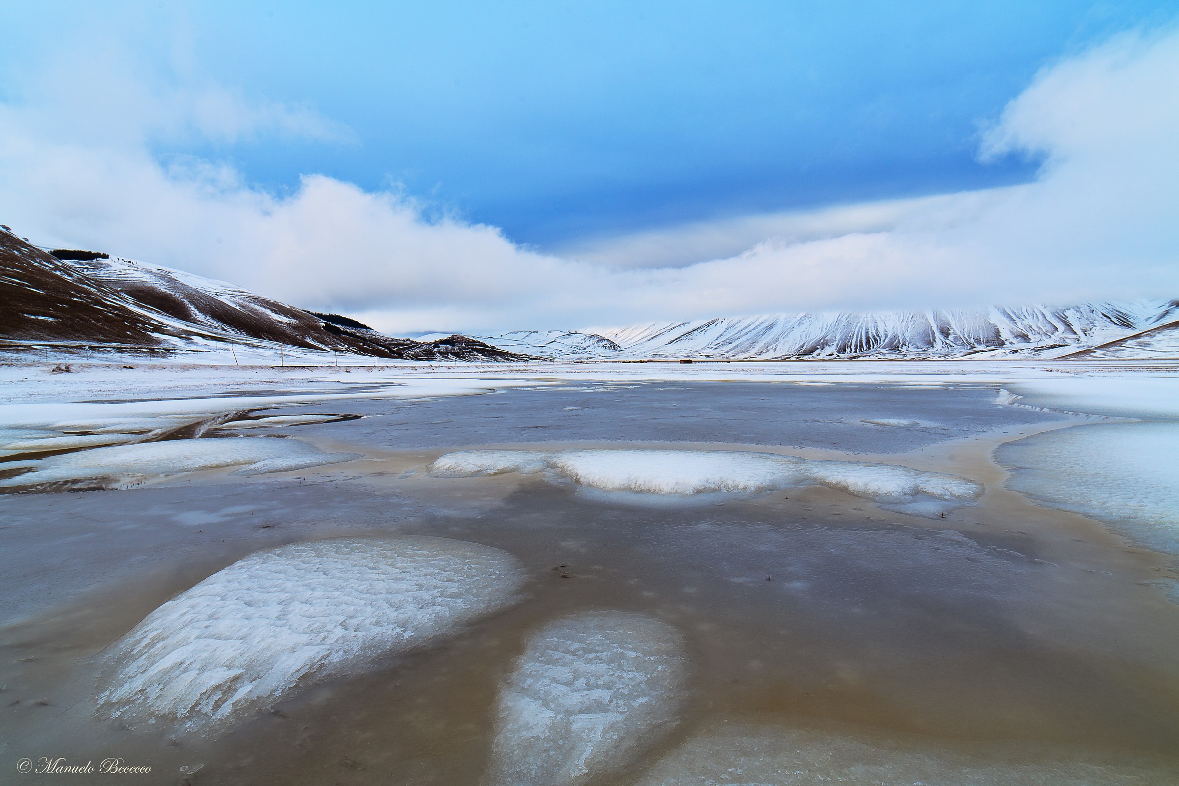 castelluccio in bianco