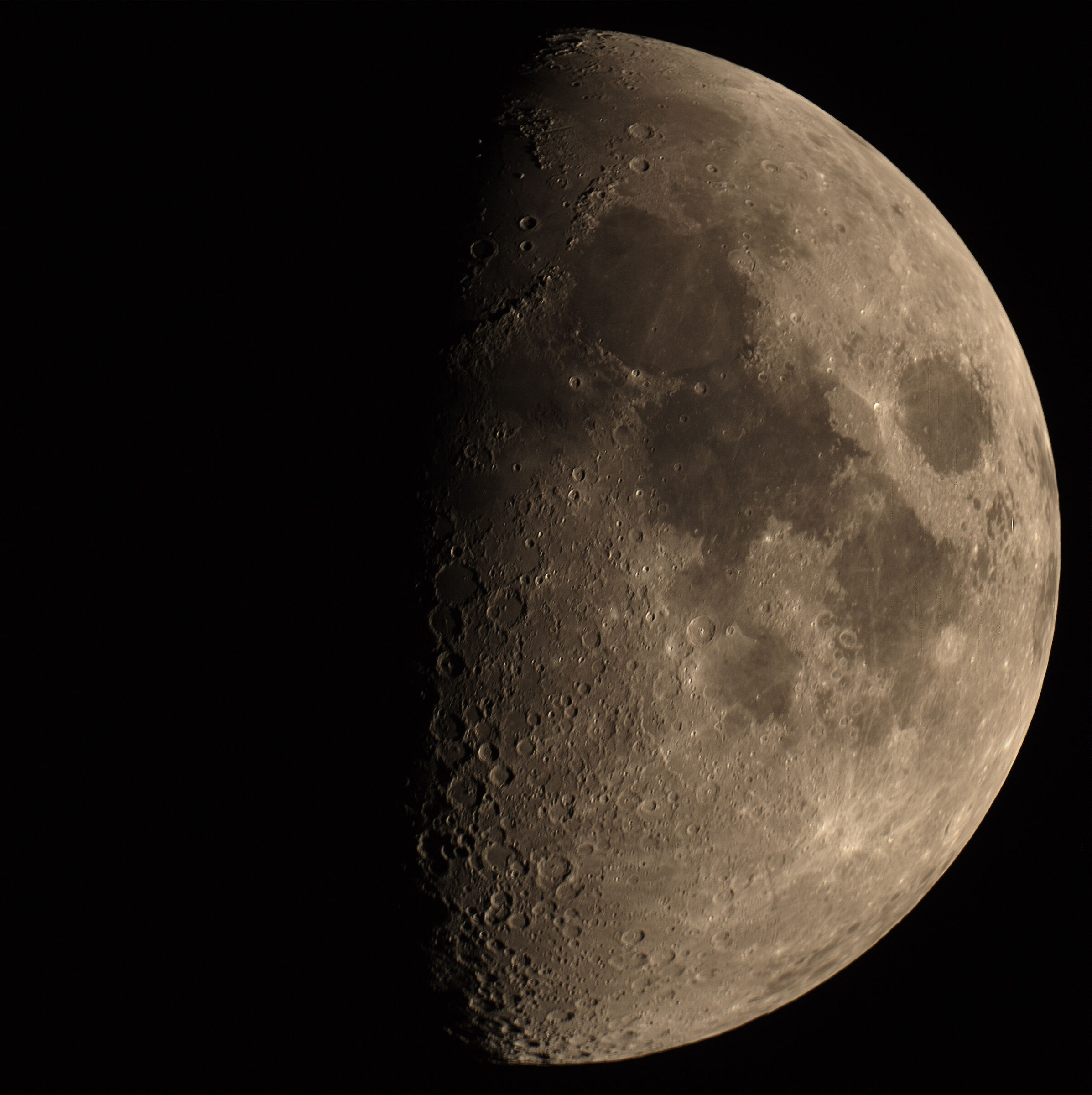 Moon with obvious micromove