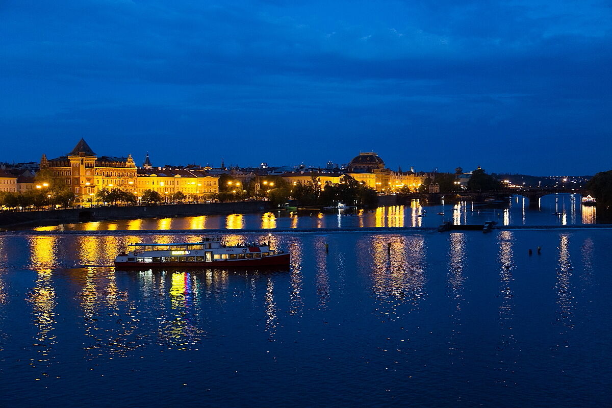 Vltava in ora blu