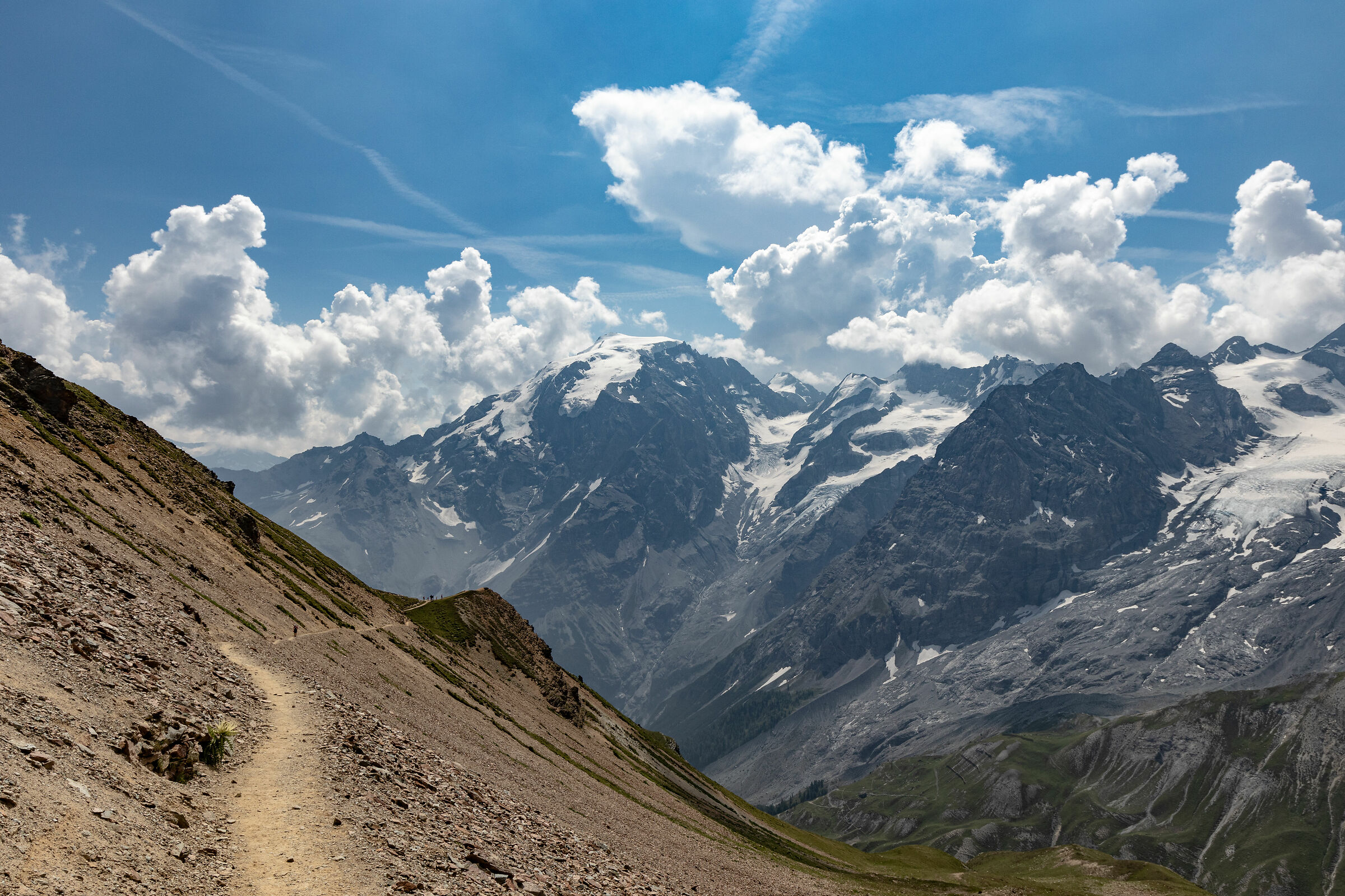 Towards Golden Lake - Stelvio