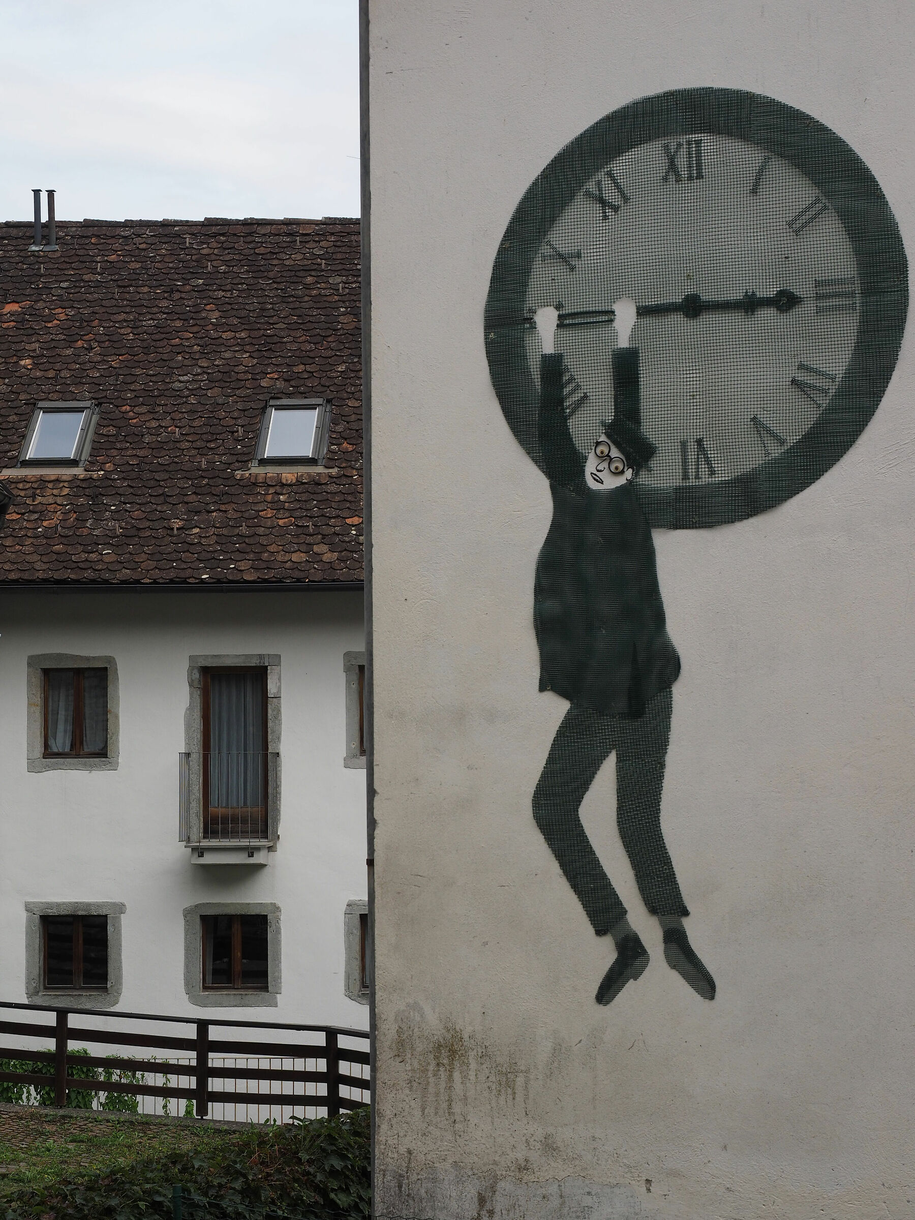 a Pesaris si ferma il tempo