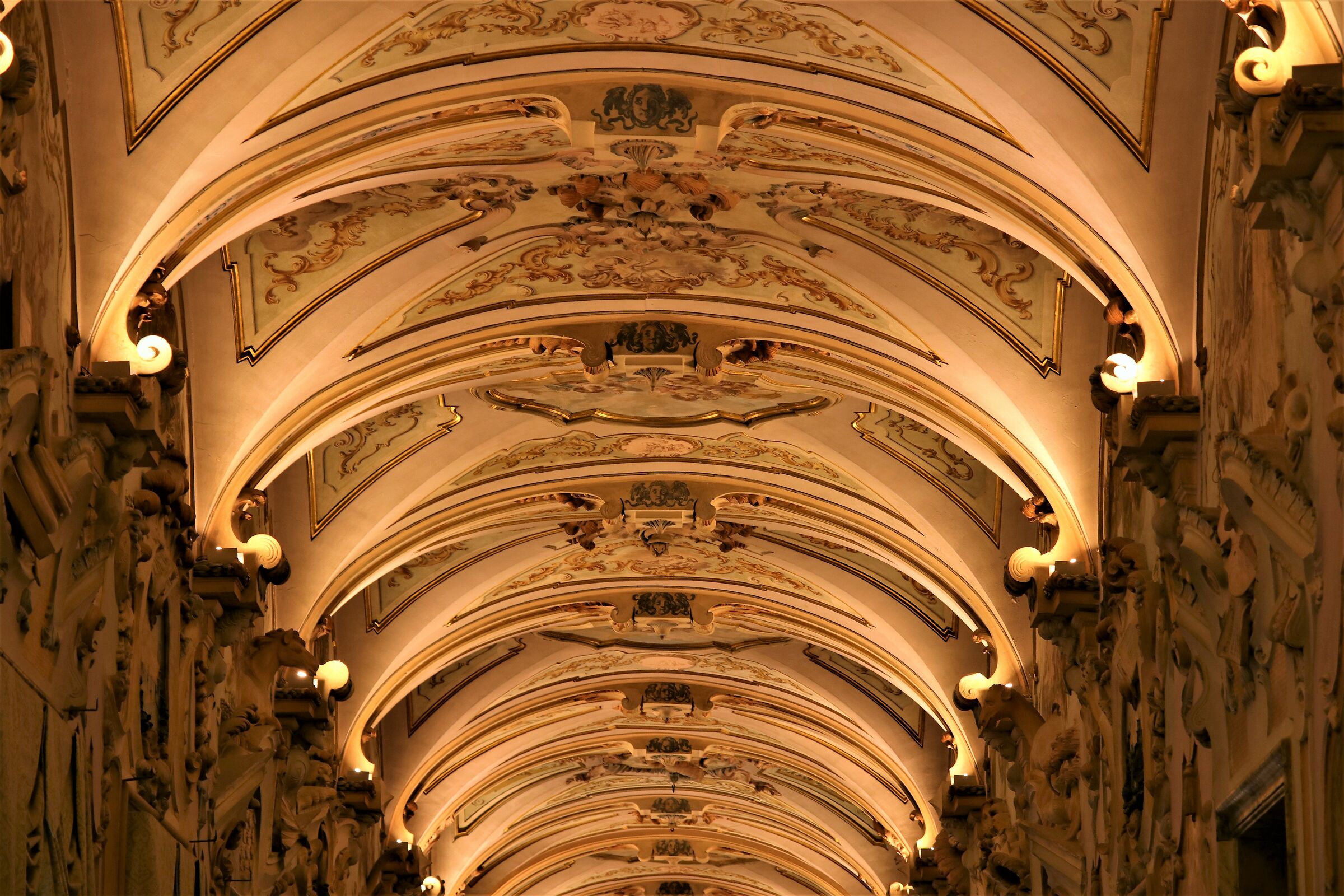 Galleria degli Stucchi di Palazzo Pianetti ( Jesi )