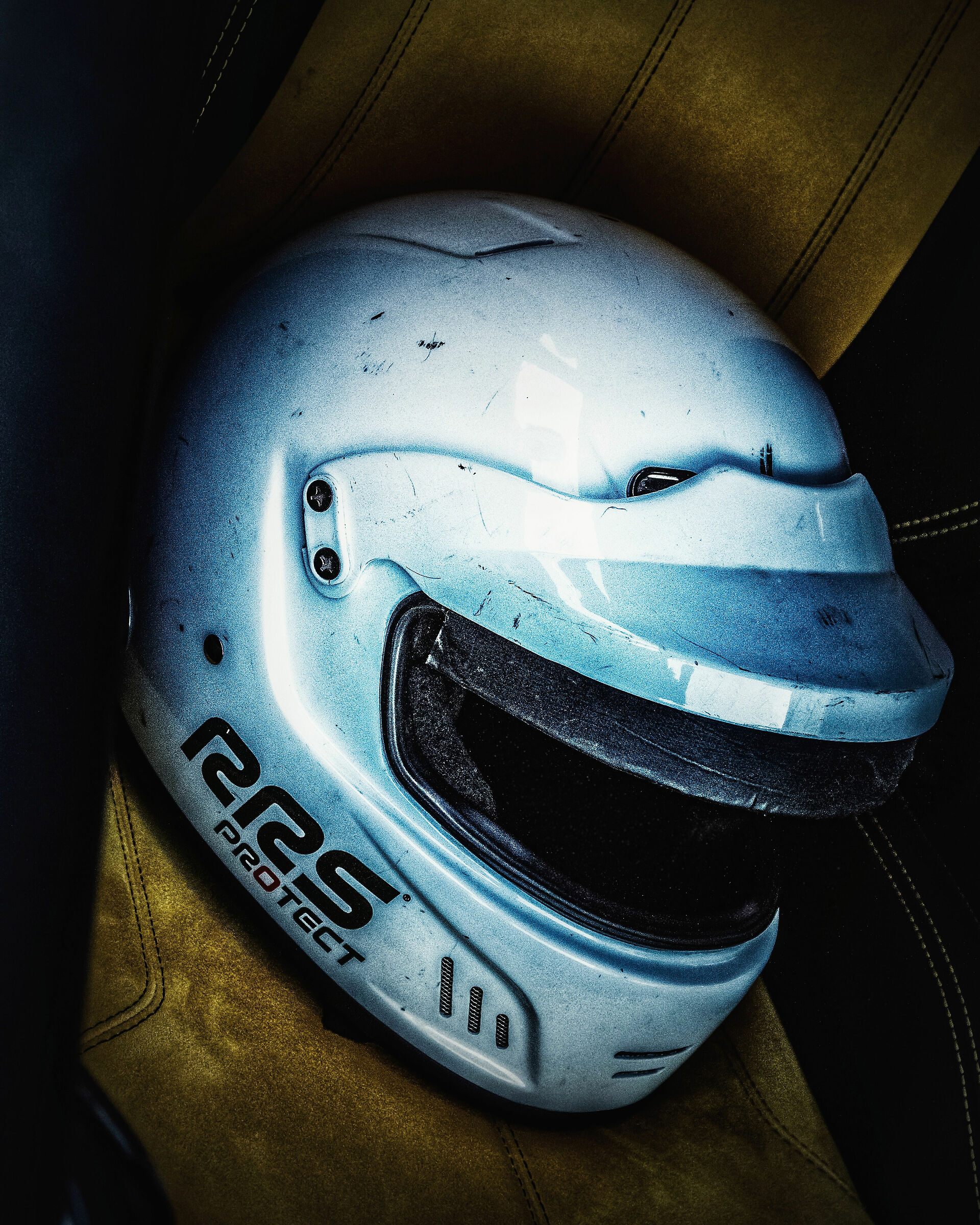 White Helmet - Lamborghini Huracan Safety Car