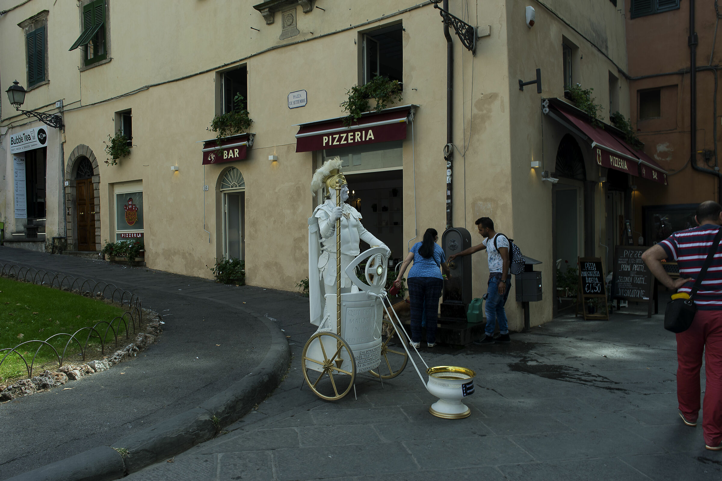 Magnificent old 28mm contax zaeiss mf f 2