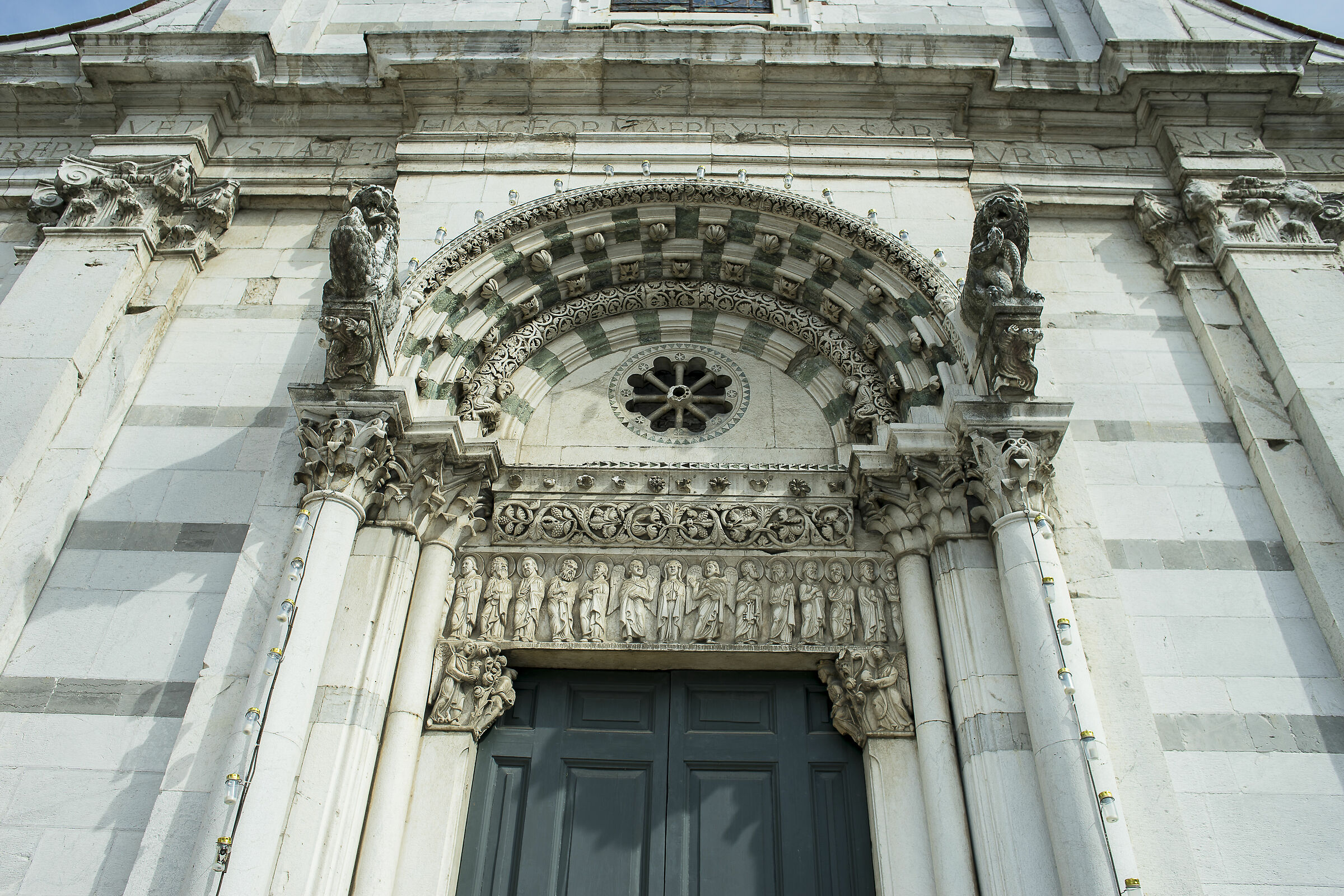 Magnificent old 28mm contax zeiss mf f 2