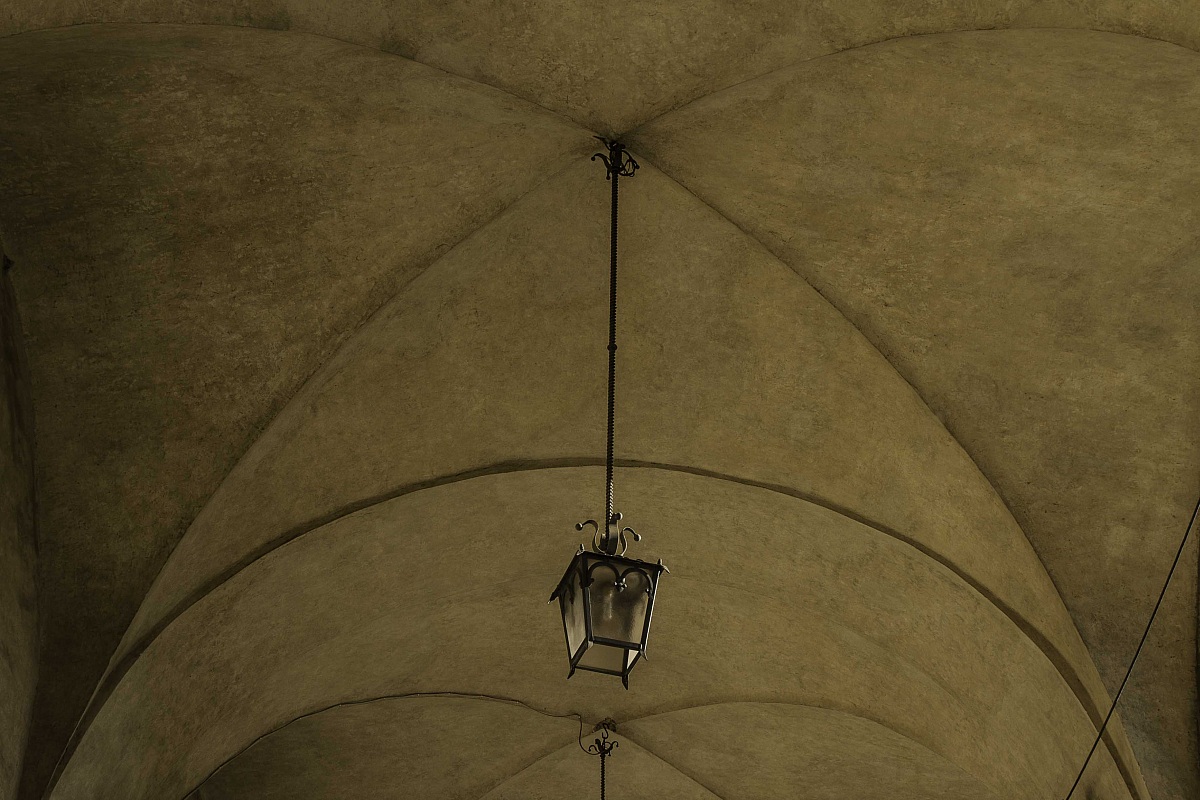 Arezzo, portico Piazza Grande