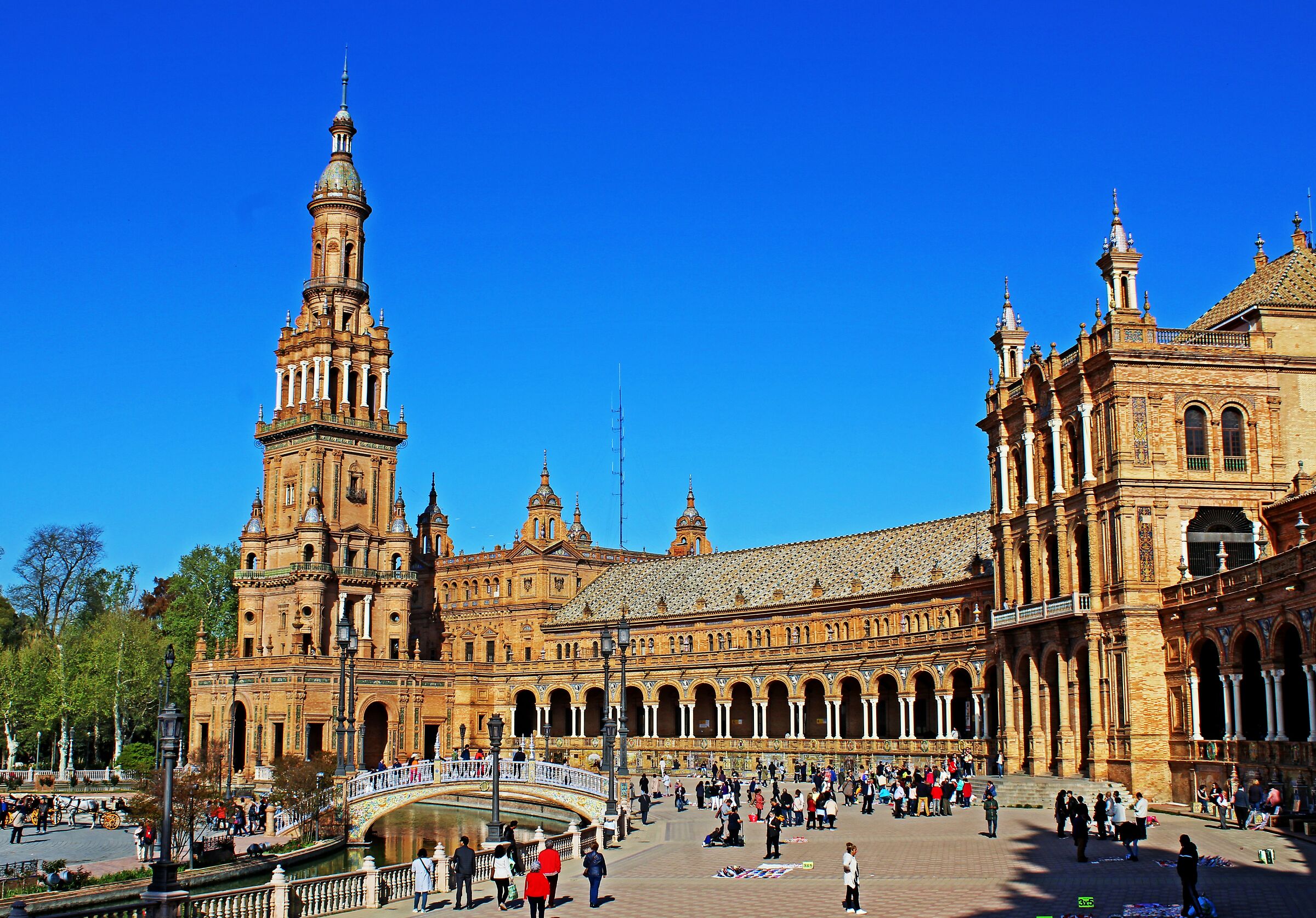 [ Siviglia, Piazza di Spagna ]