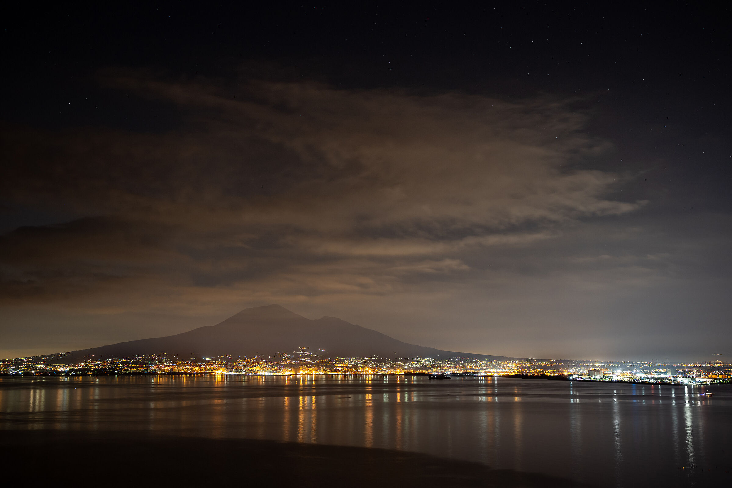 Gulf Castellammare nocturnal