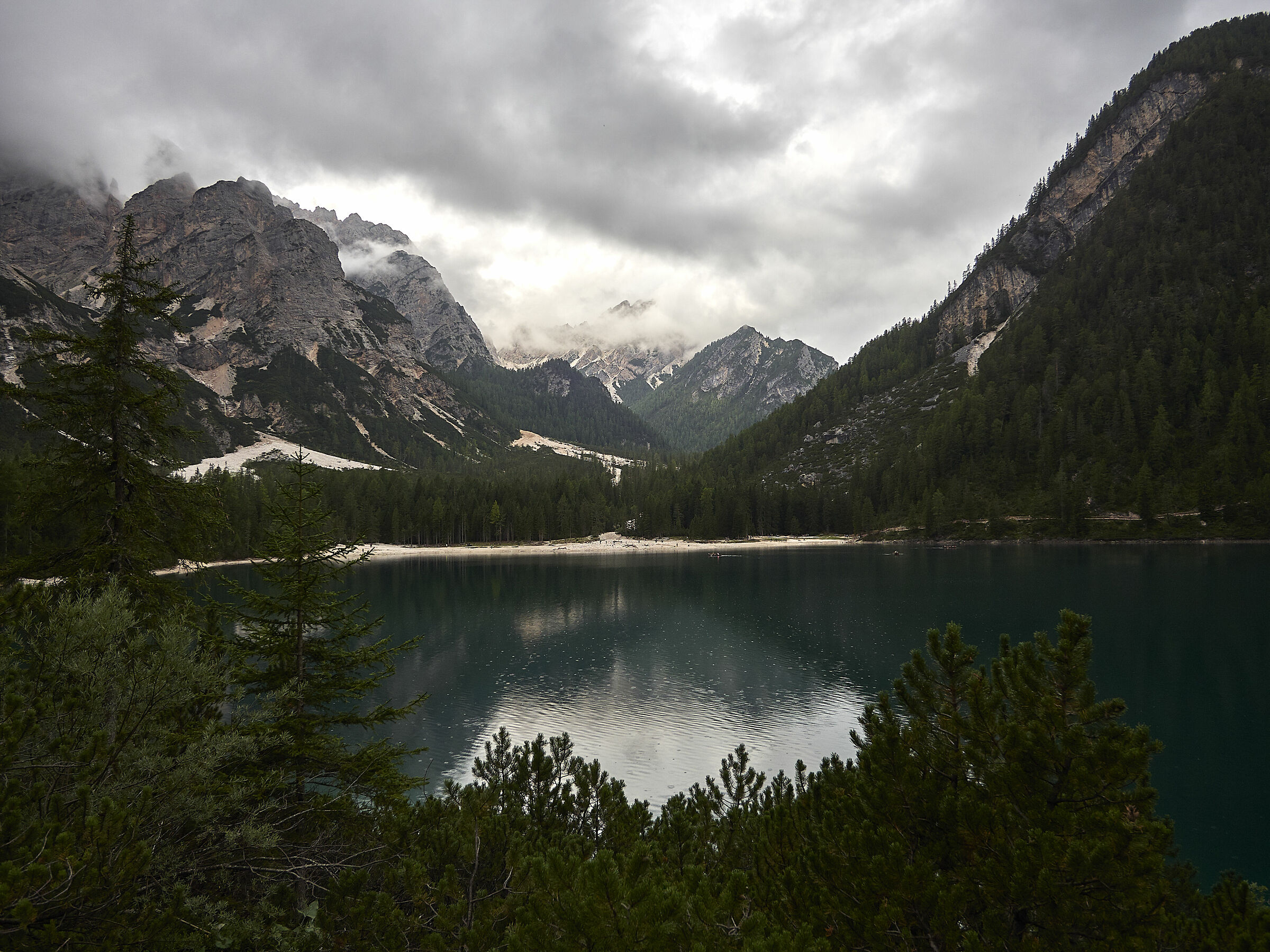 It's raining on the lake