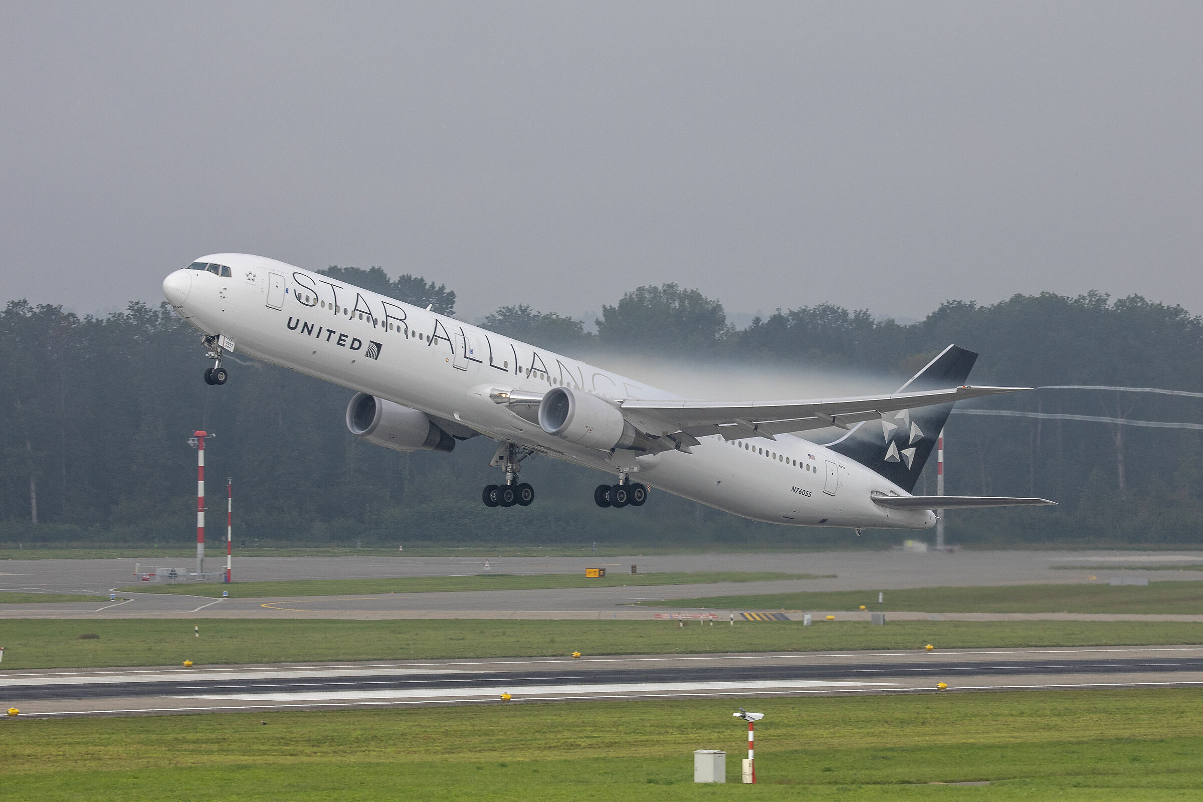 Decollo nella nebbia