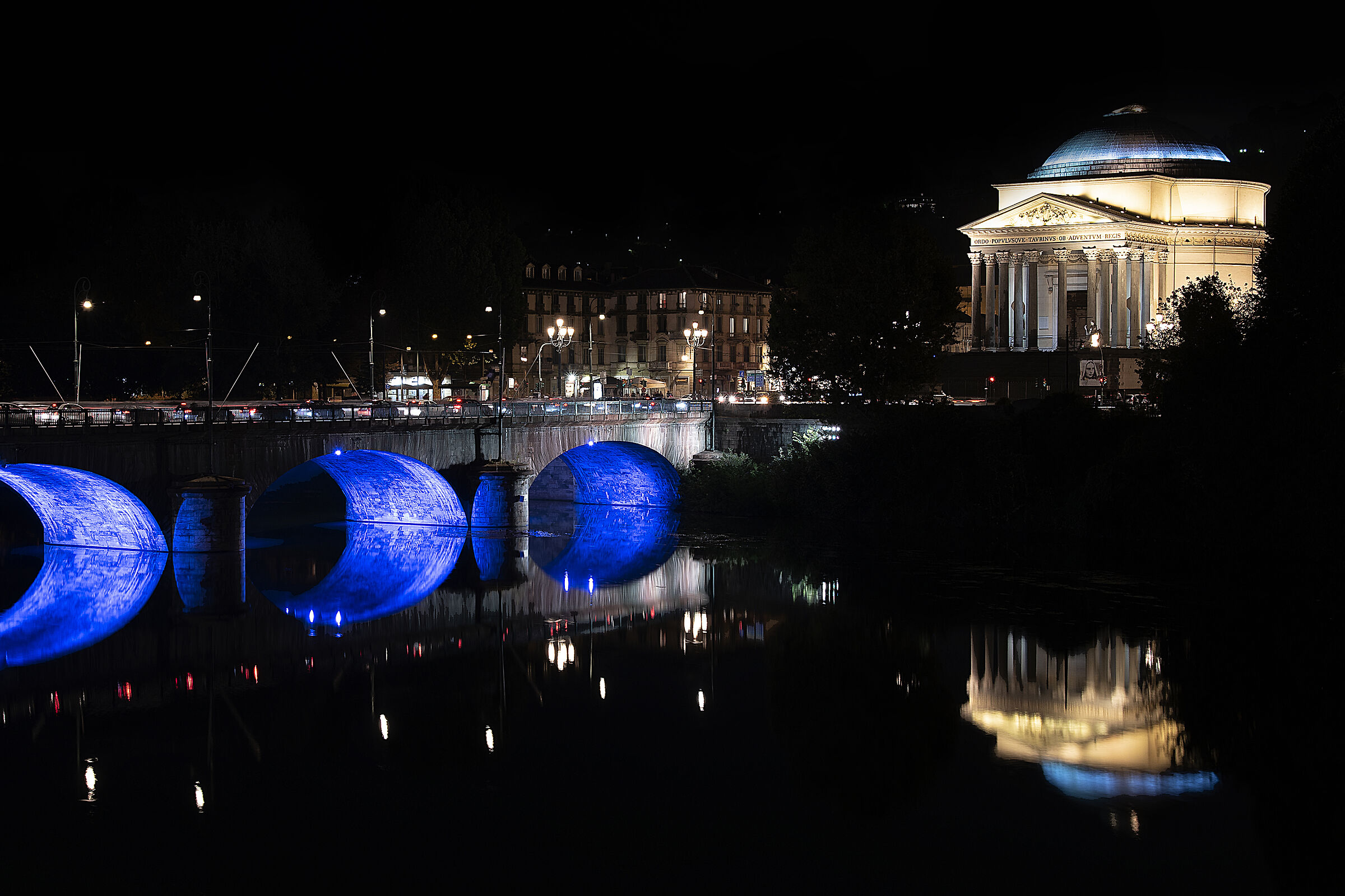 Gran Madre di Dio in notturna