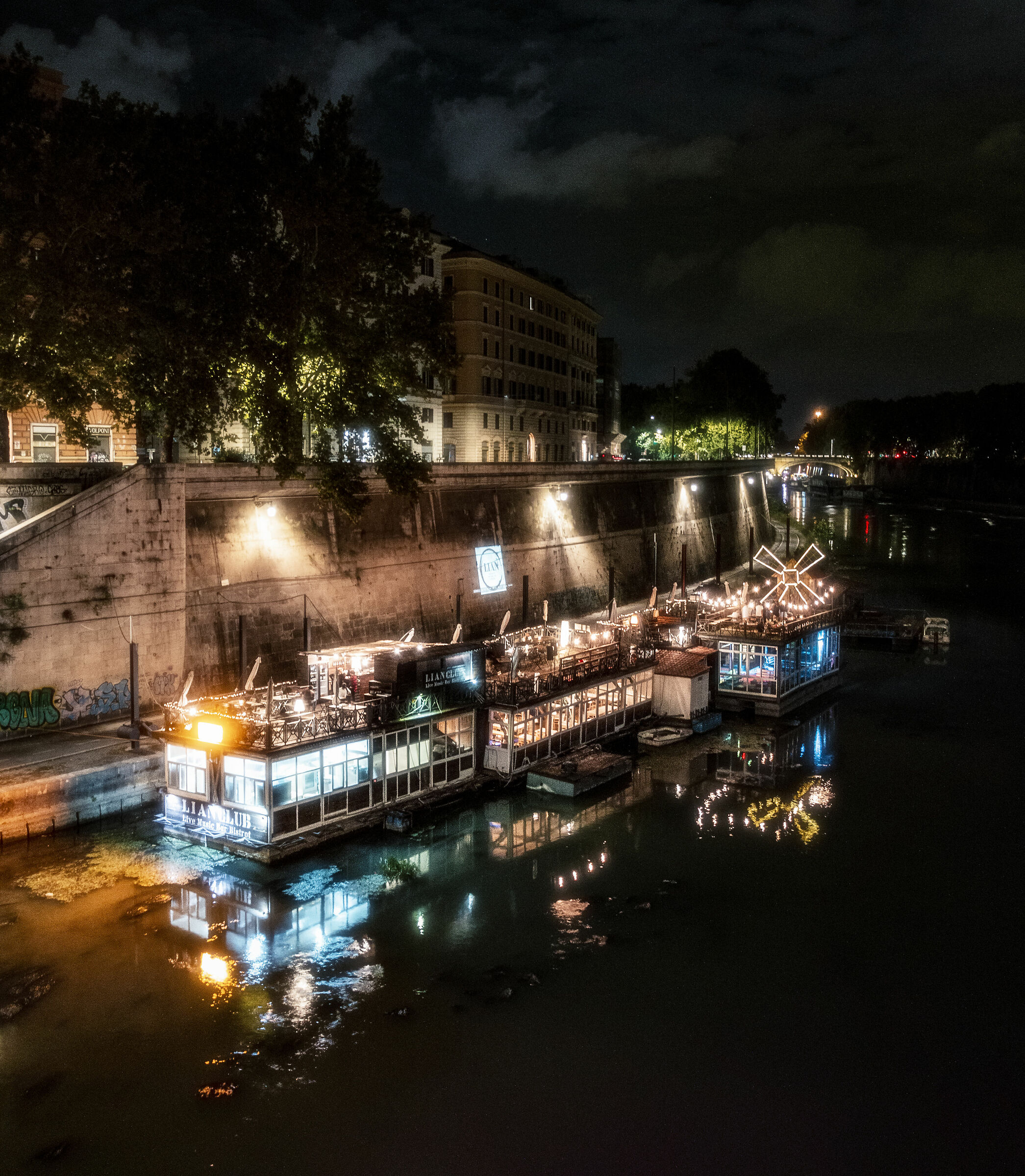 Lungo Tevere