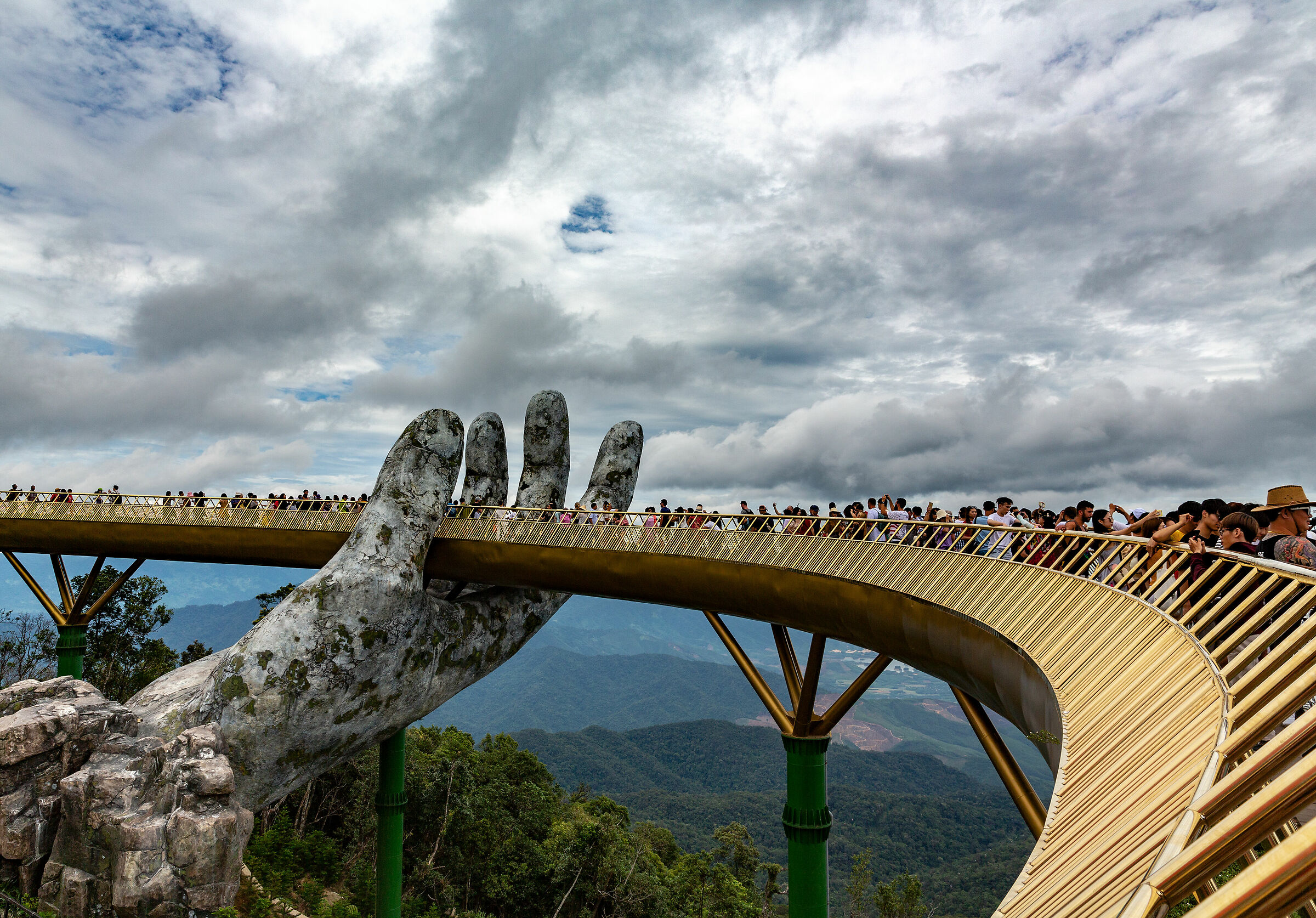 Golden Bridge Da Nang