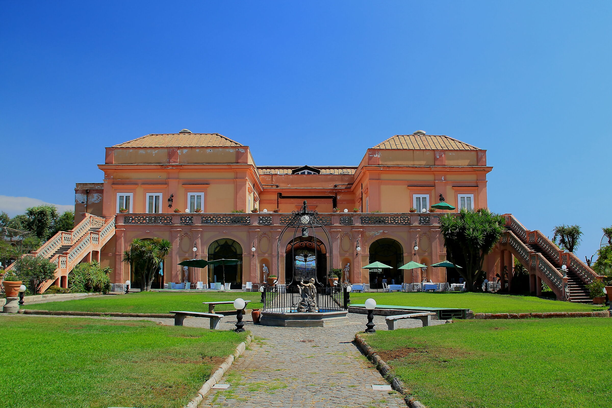 The villas of the Golden Mile: Villa Signorini