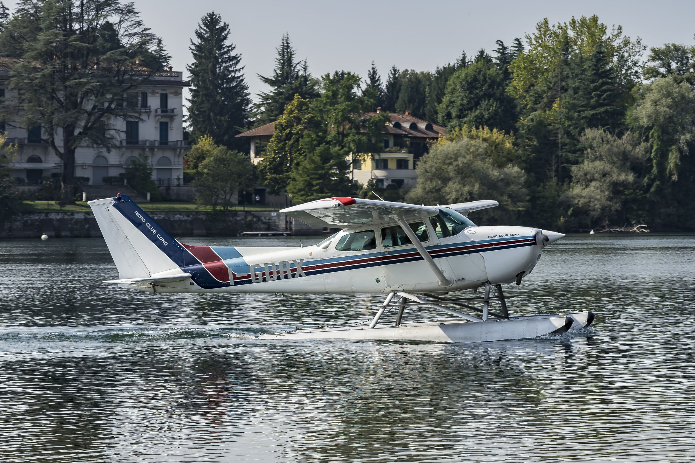 Attracco del Cessna 172 “Skyhawk” i-gdrx al pont...