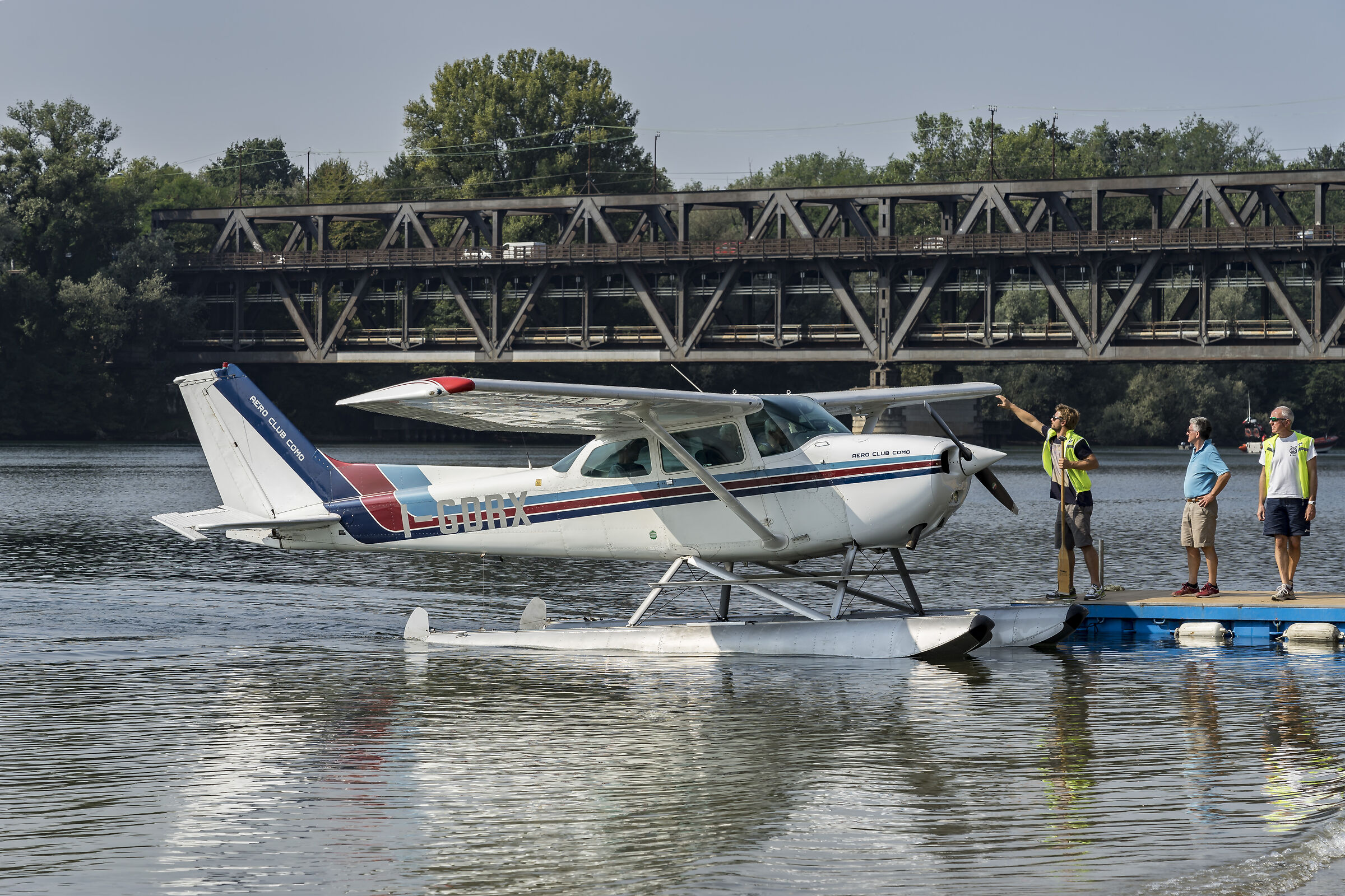 Attracco del Cessna 172 “Skyhawk” i-gdrx al pont...