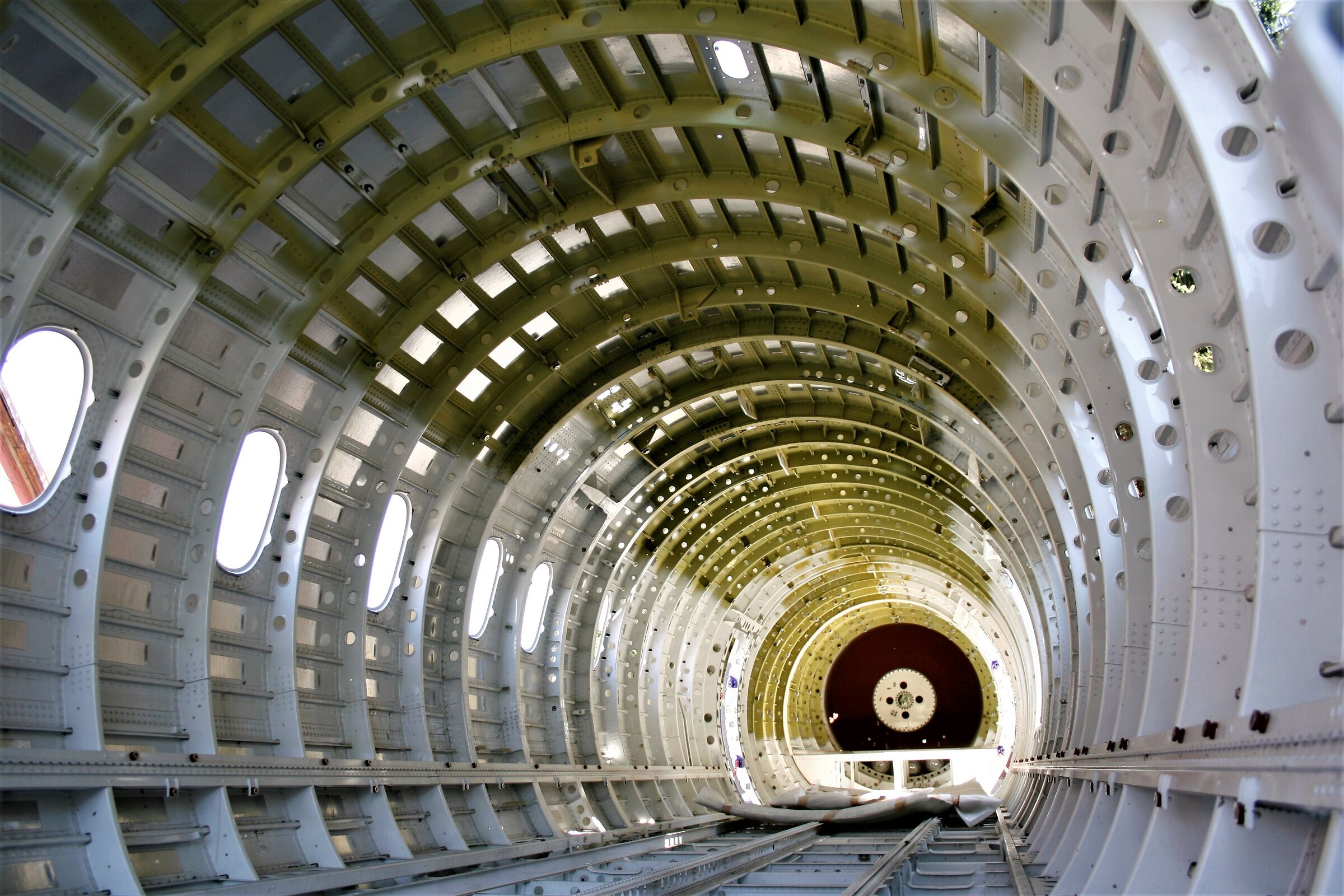 Interno di una fusoliera del Dornier Do 328