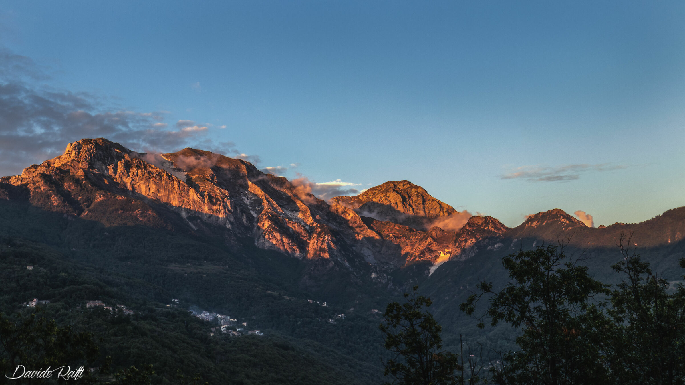 Apuan Alps, Cross Pania and Mount Corchia