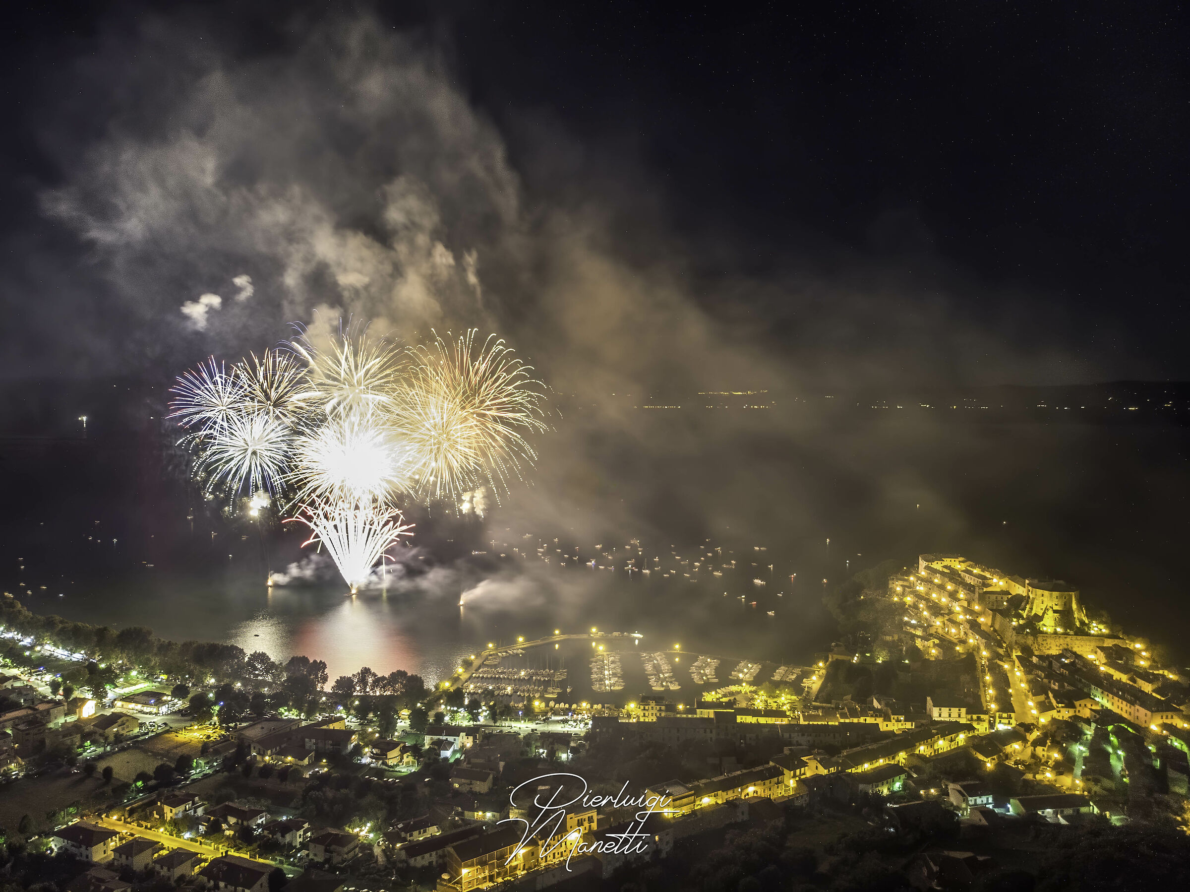 Fuochi D'artificio sul Lago