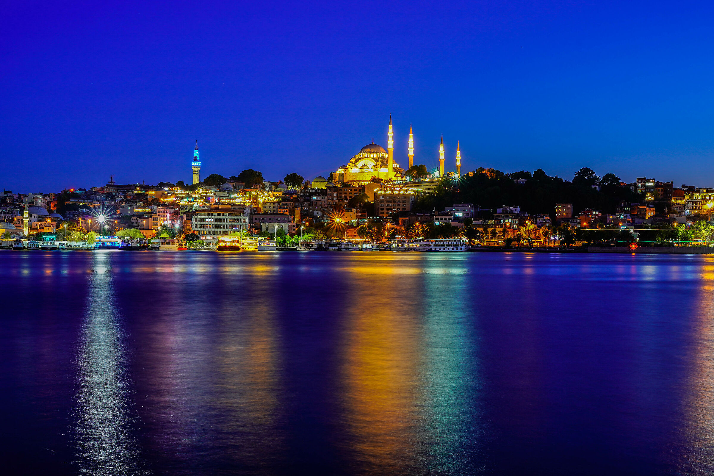 An ordinary summer night in Istanbul