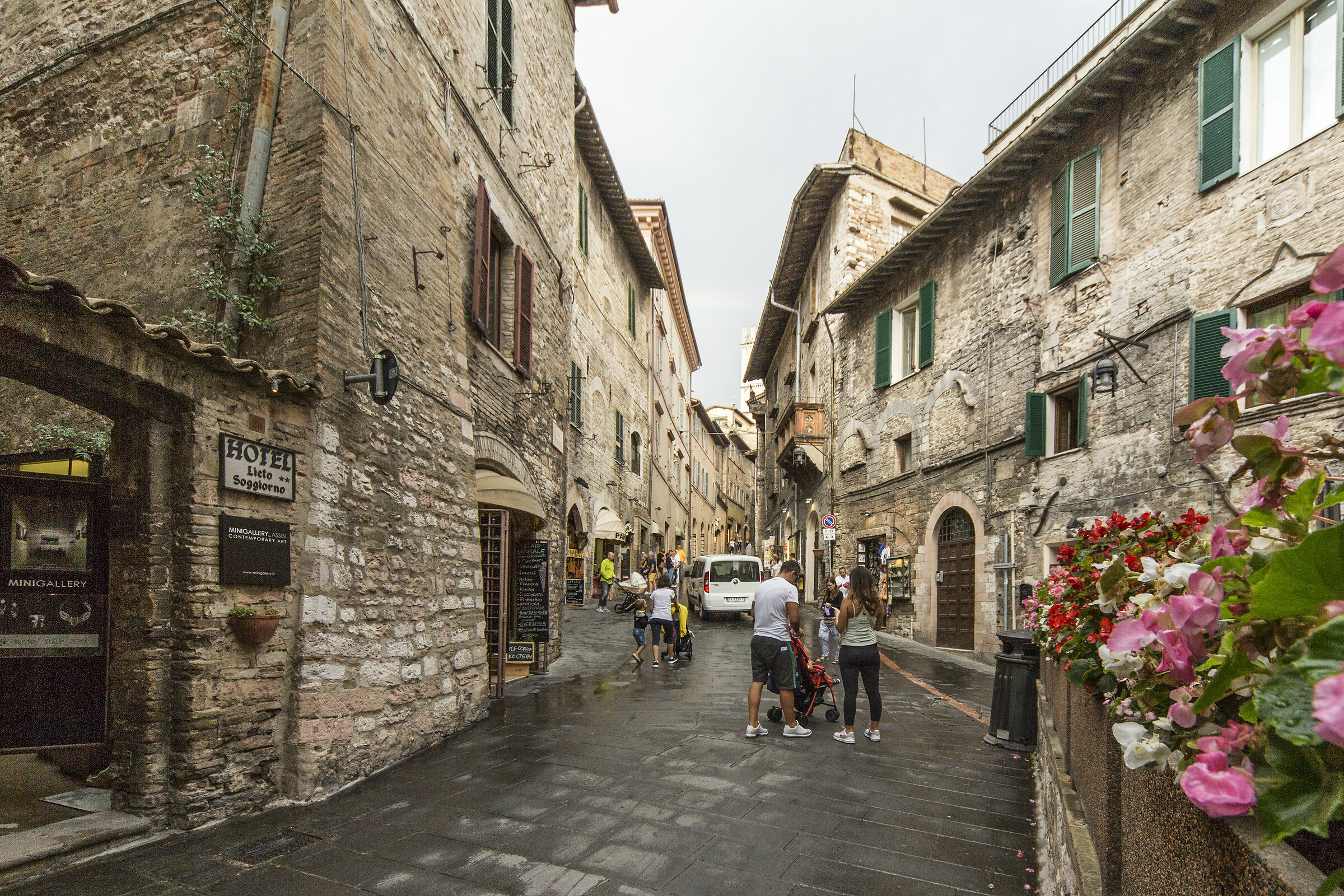 walking for assyrians