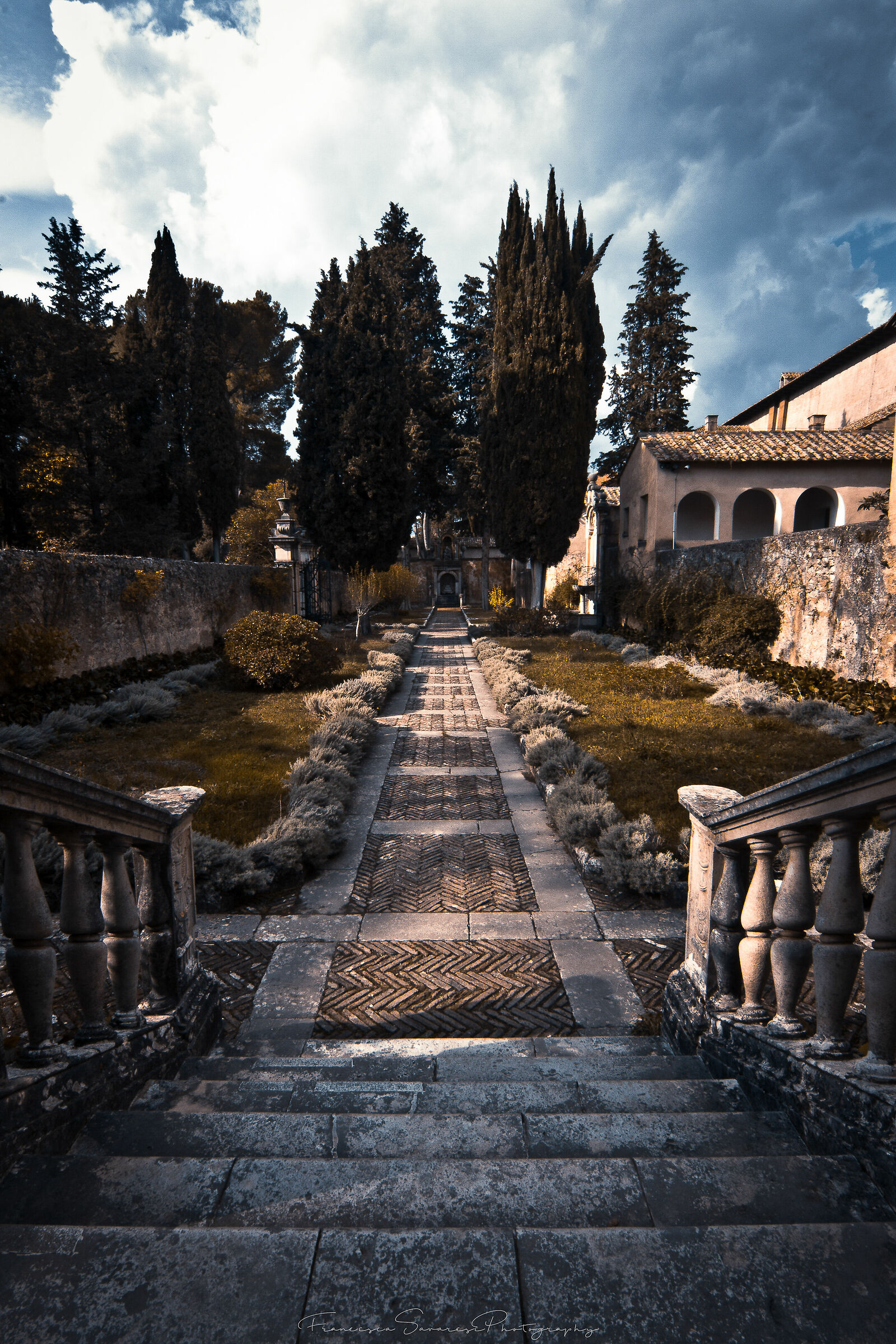 Verso i Giardini della Certosa di Padula