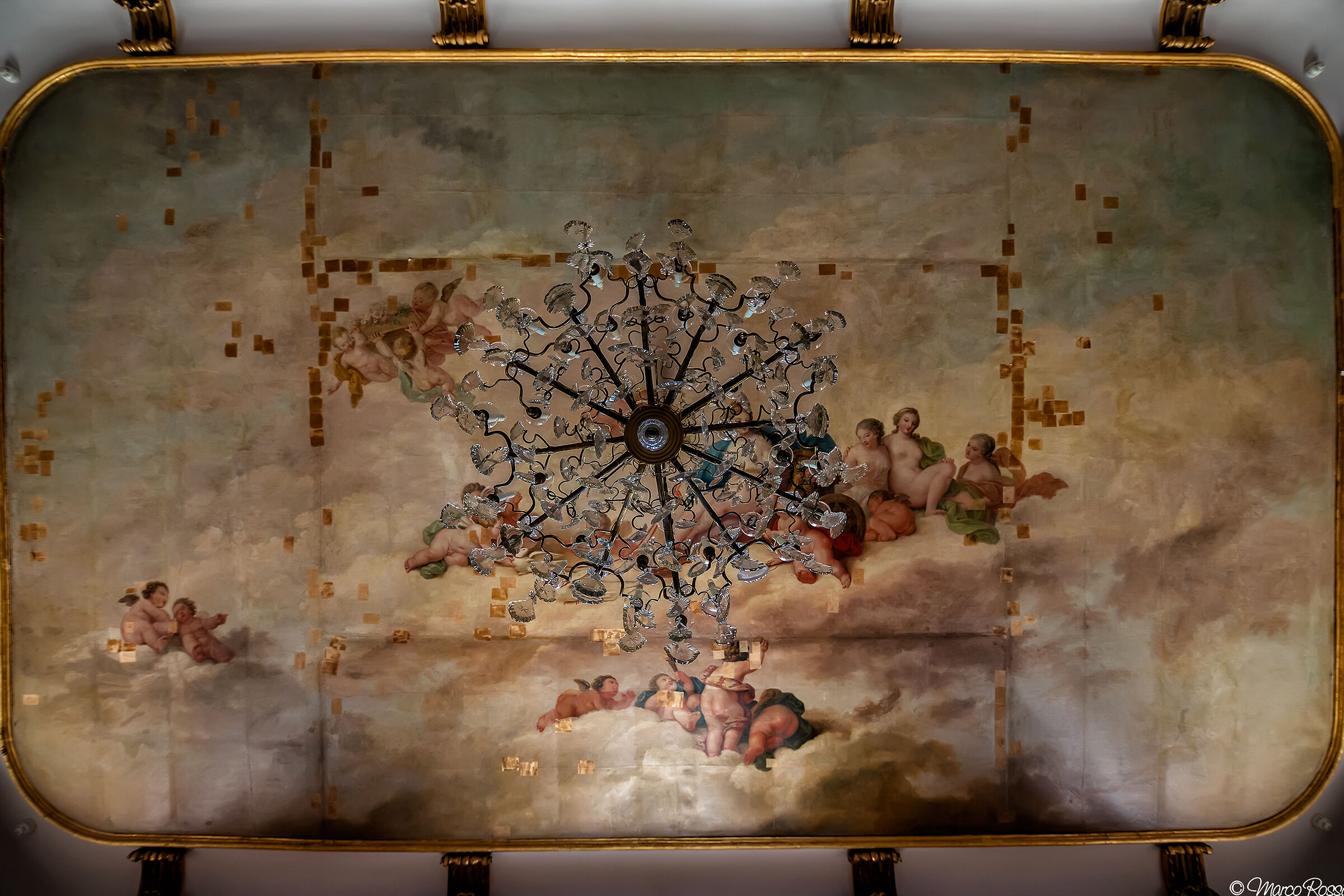 Con la testa sempre all'insù