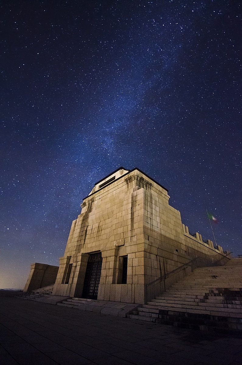 Cima Grappa notturna