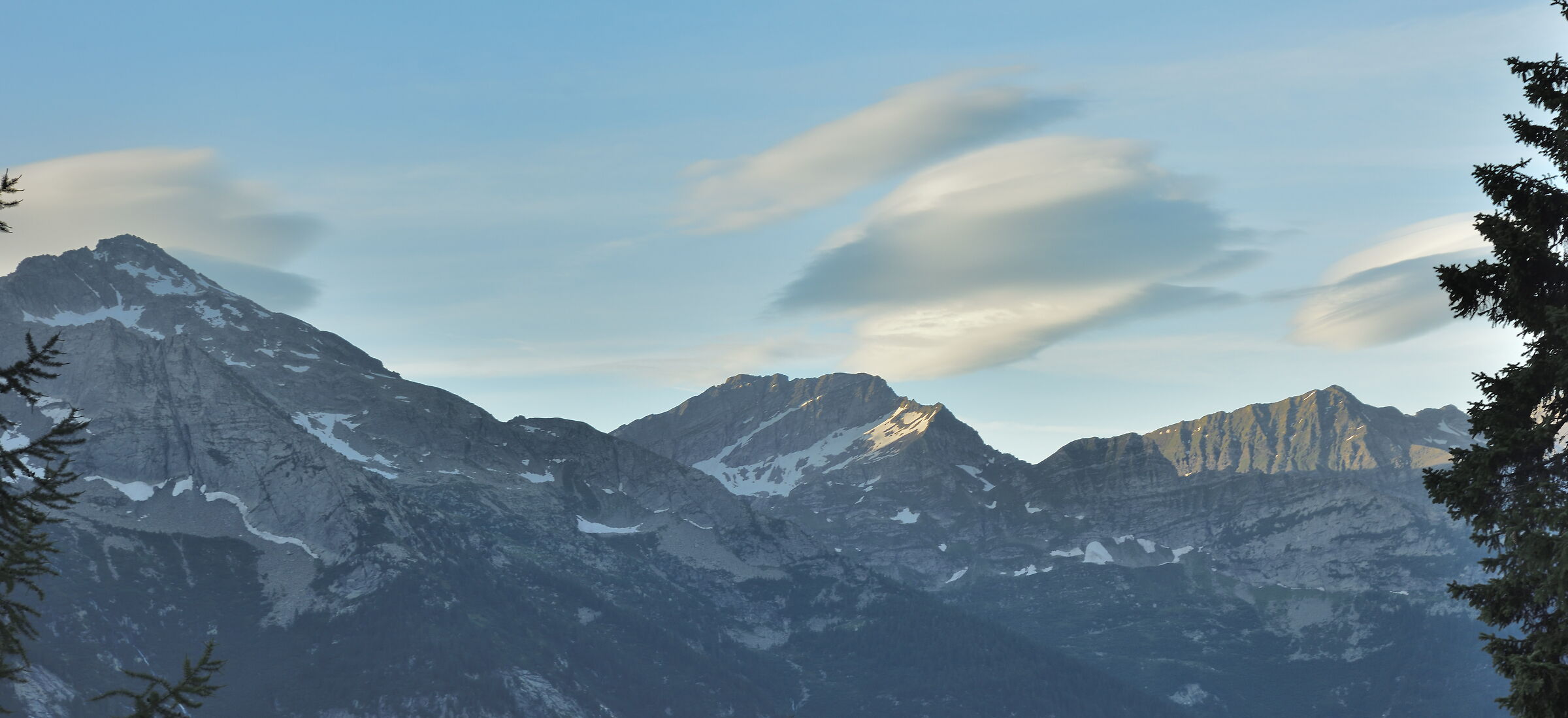 salendo da Canza verso il rif.Vannino