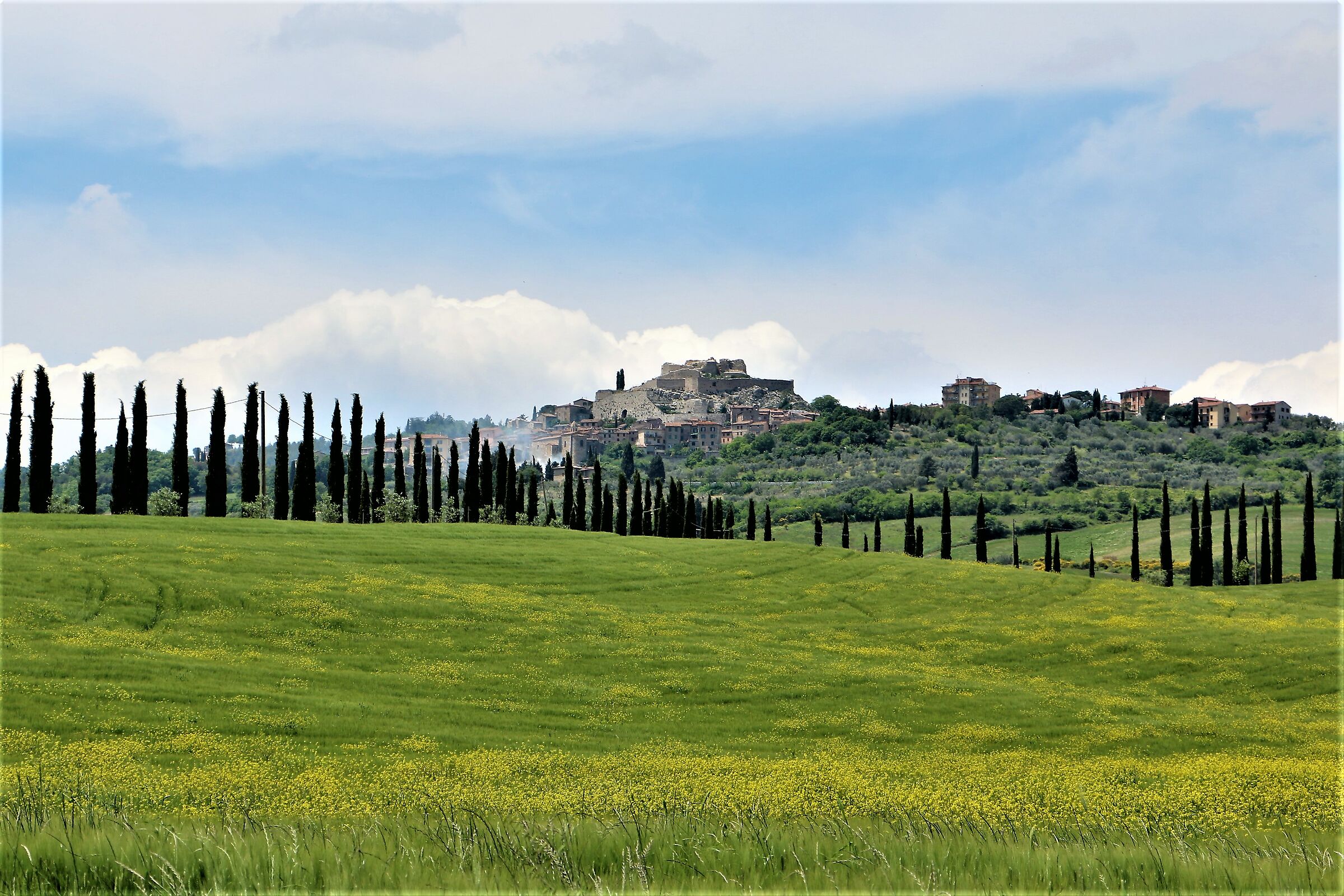 Castiglione d"Orcia e la sua Rocca.