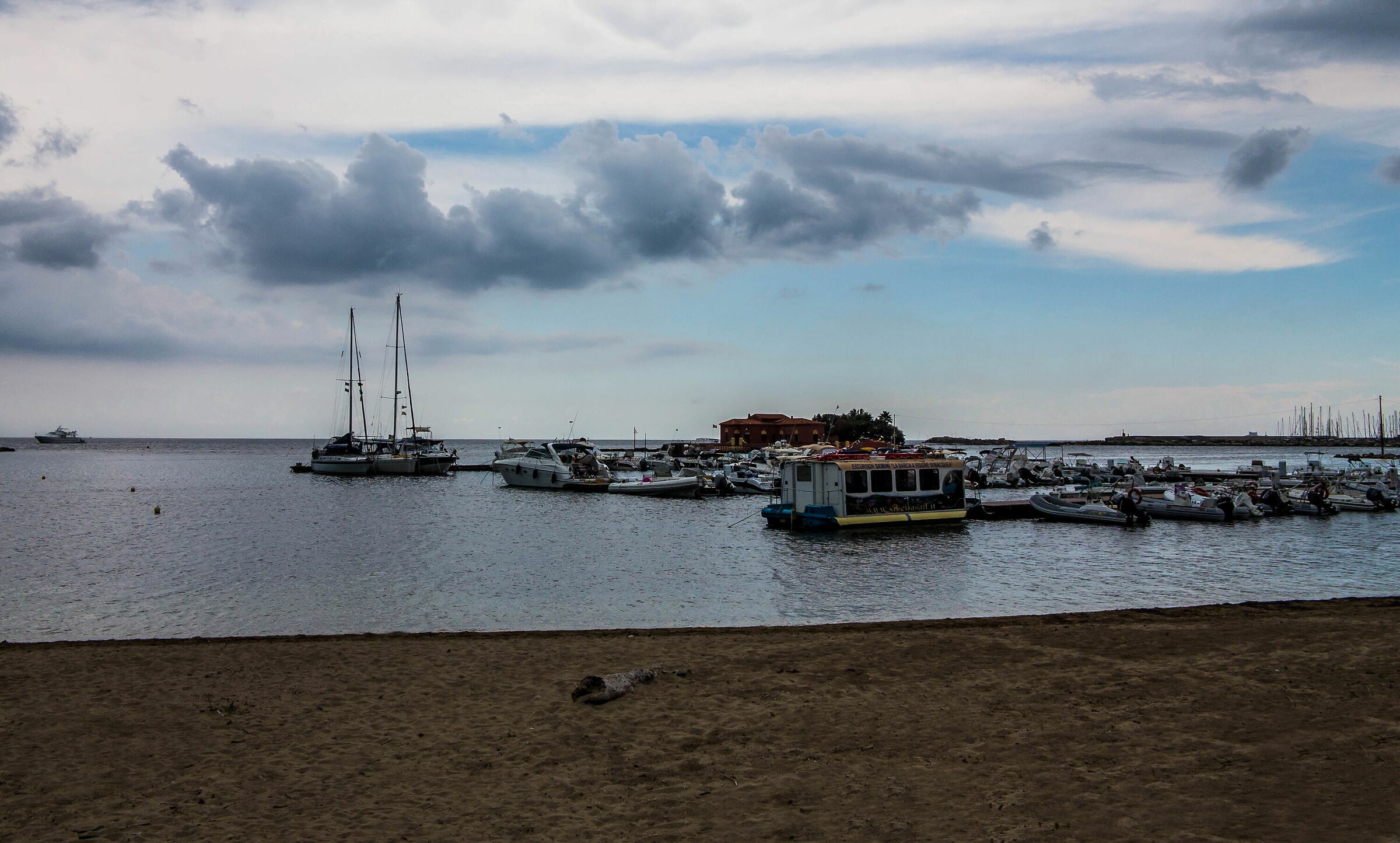 Nuvole sul porticciolo