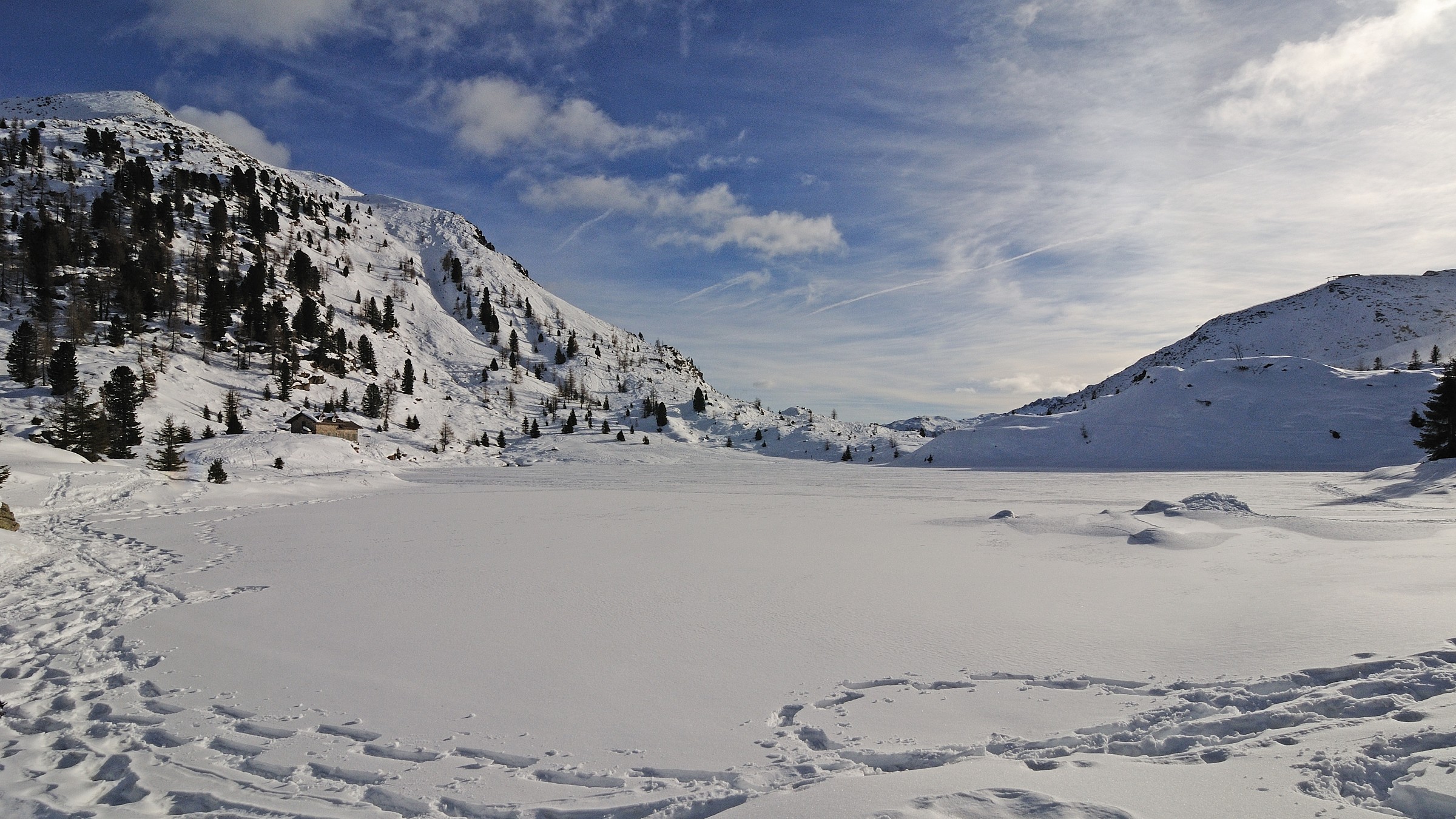 Snowshoeing to the Lakes of Colbricon (tn)