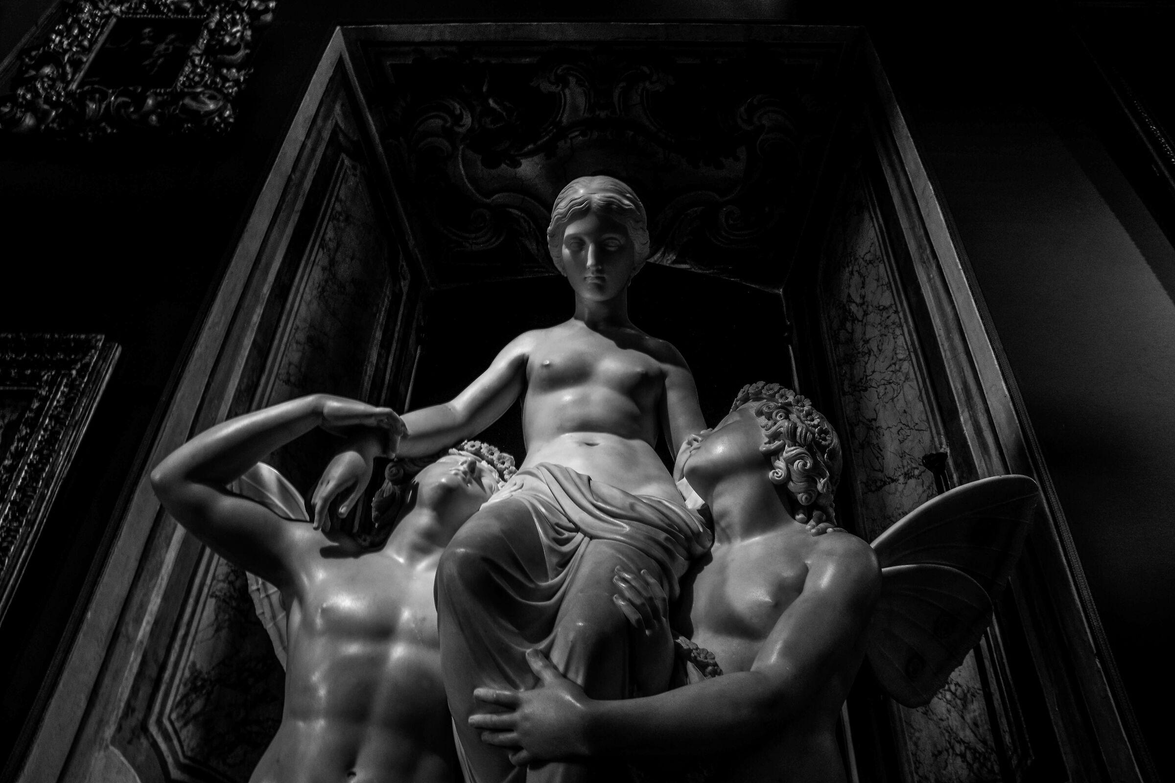 In darkness we trust