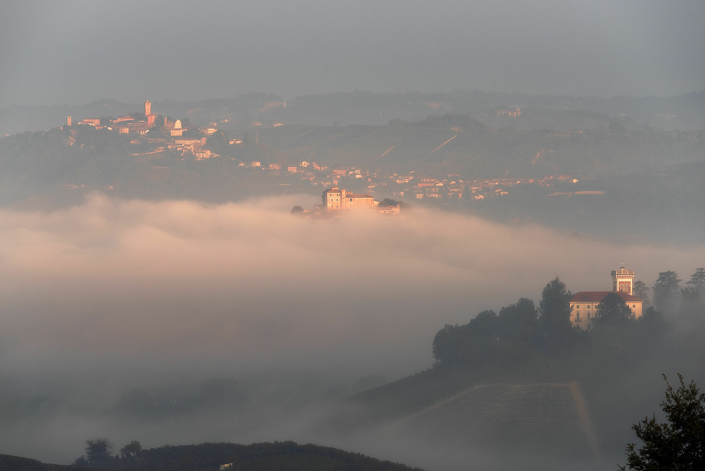 Le prime luci su Alba